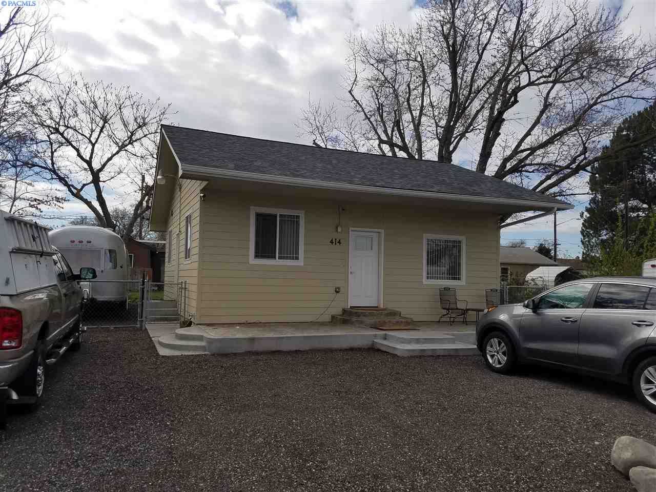 Photo of Newly Listed – 414 E 2nd Ave, Kennewick, WA 99336