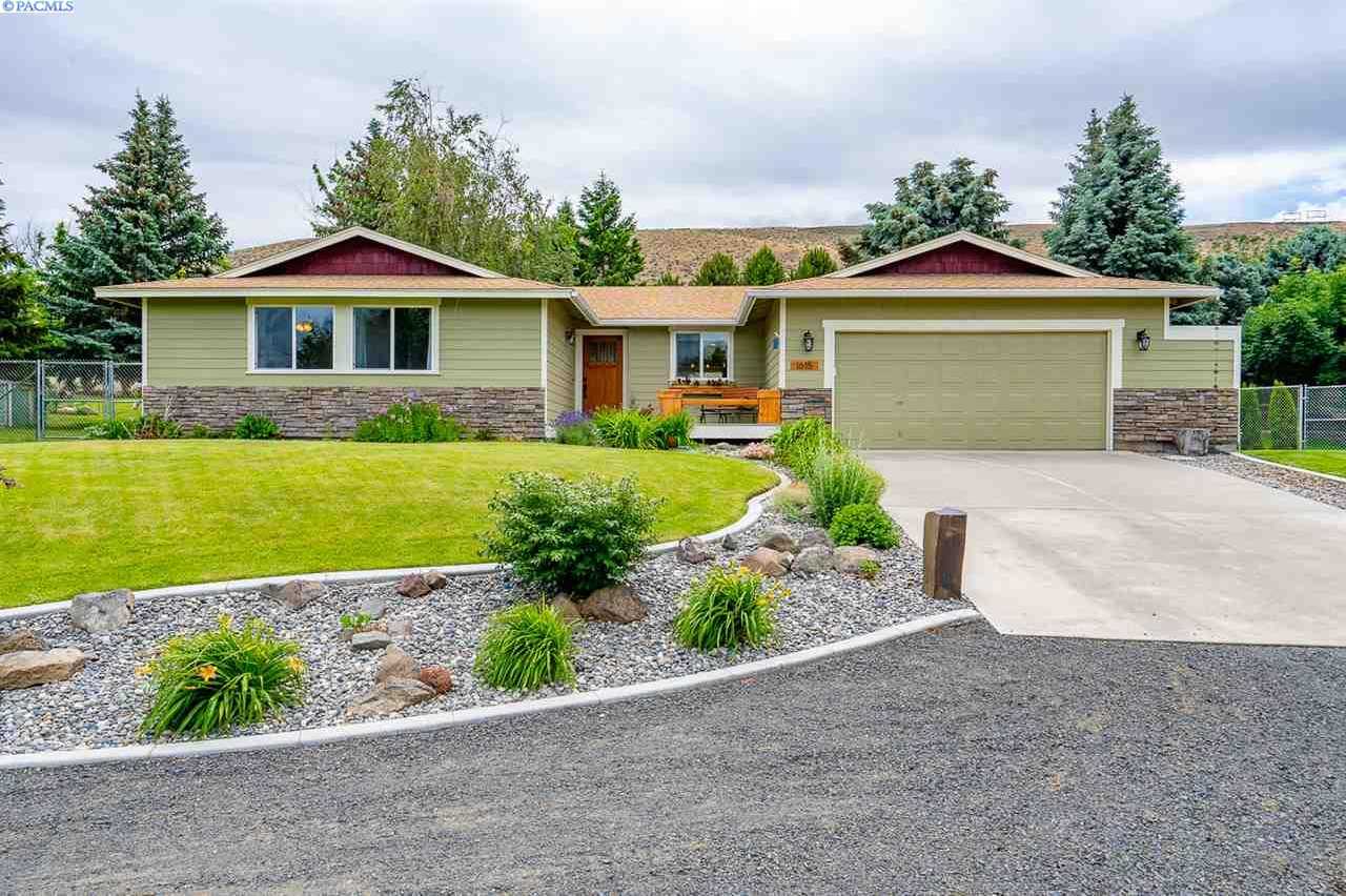 Photo of Newly Listed – 1615 S Roosevelt Place, Kennewick, WA 99338