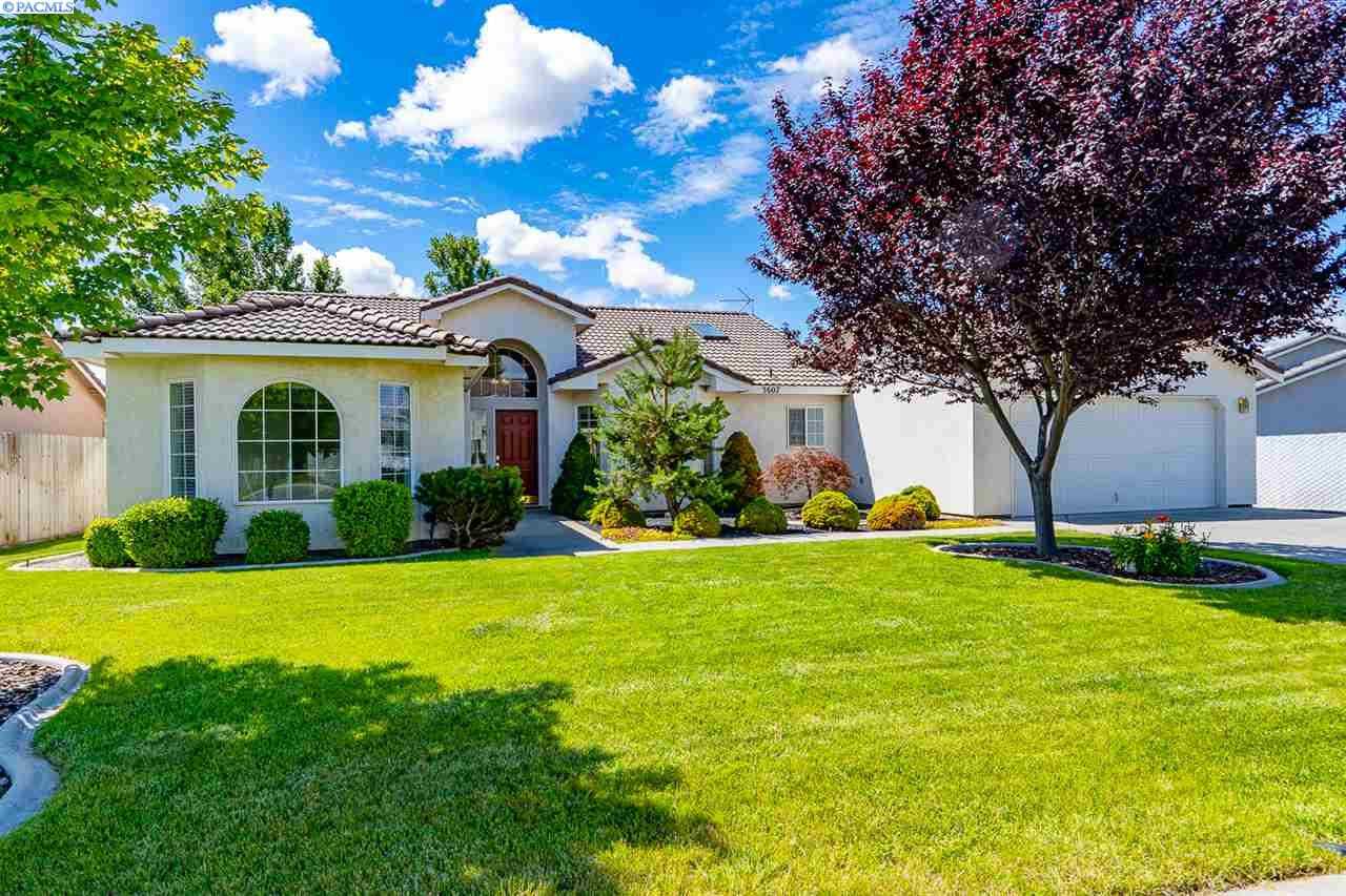 Photo of Newly Listed – 5607 Mulberry Drive, West Richland, WA 99353