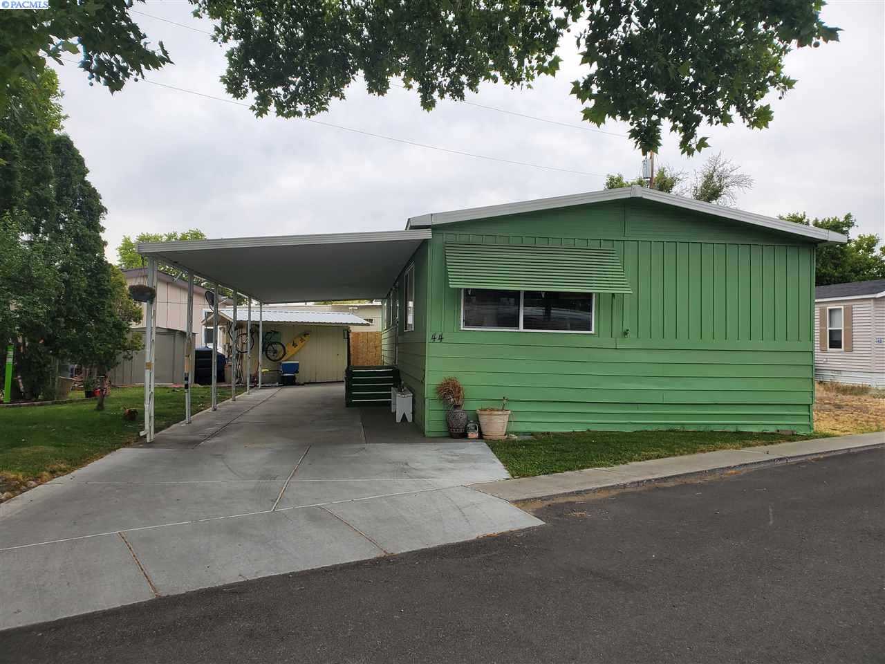 Photo of Newly Listed – 44 Log Lane, Richland, WA 99352