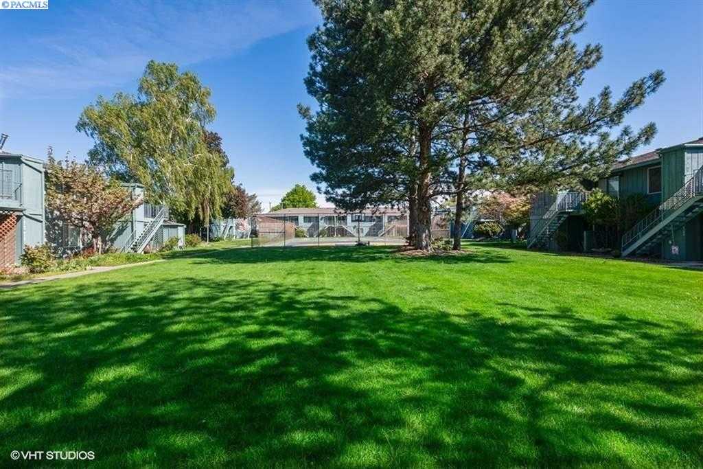 Photo of Newly Listed – 3121 W Hood #a205, Kennewick, WA 99336