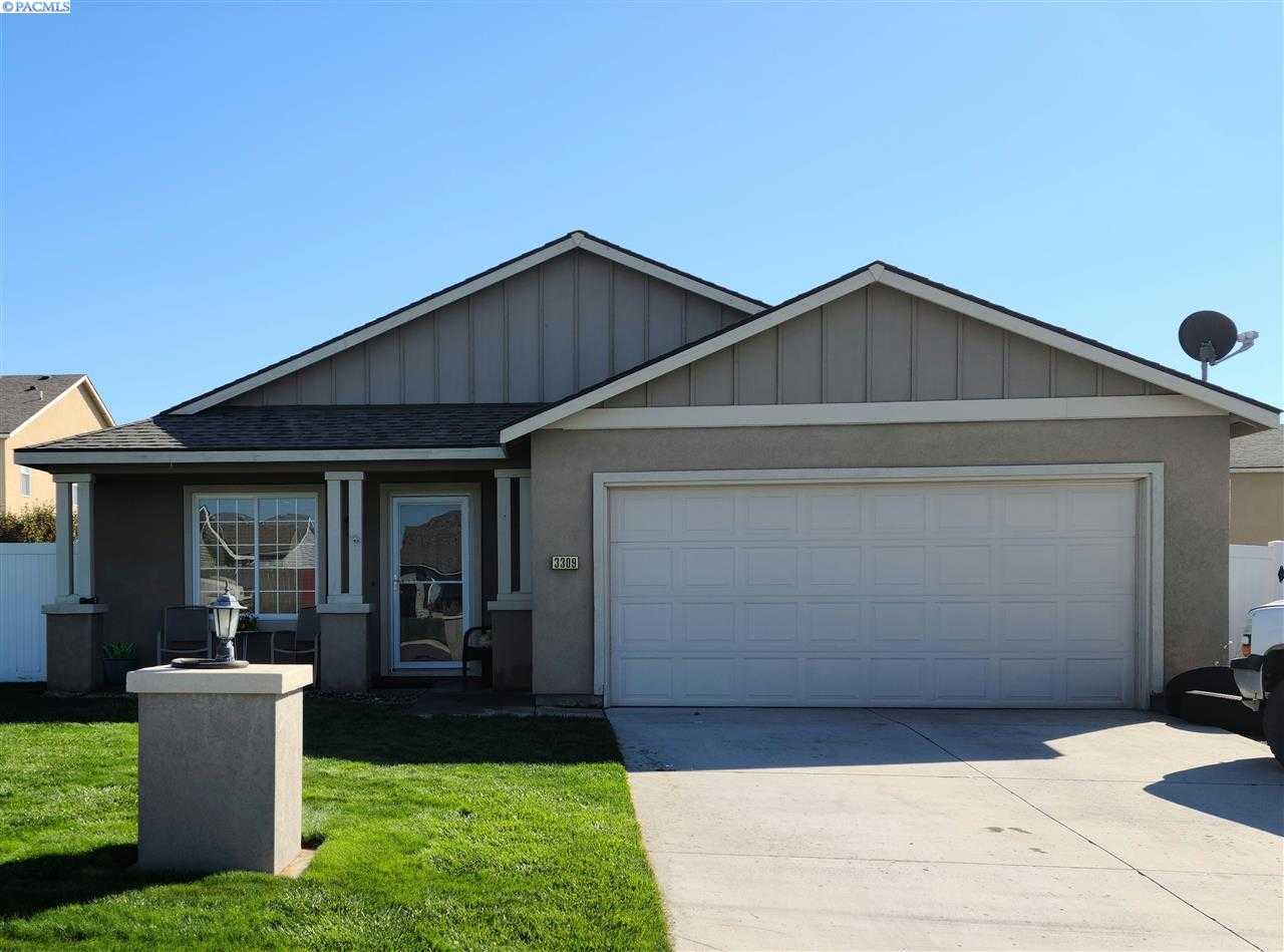 Photo of Newly Listed – 3309 Keeneland Ln, Pasco, WA 99301