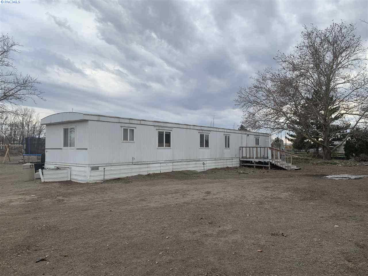 Photo of Newly Listed – 4616 Janet Rd, Pasco, WA 99301