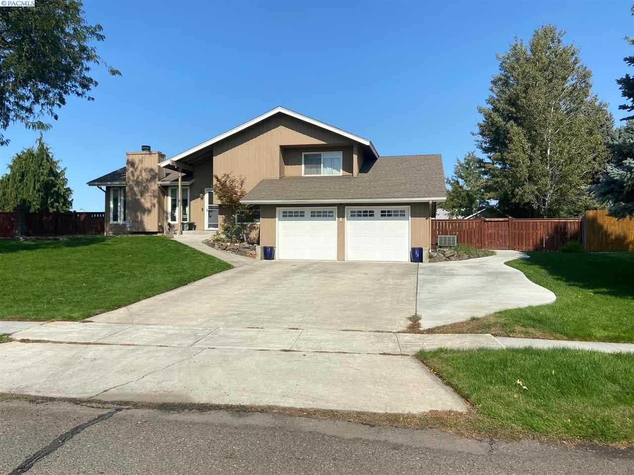 Photo of Newly Listed – 4607 Hilltop Drive, Pasco, WA 99301
