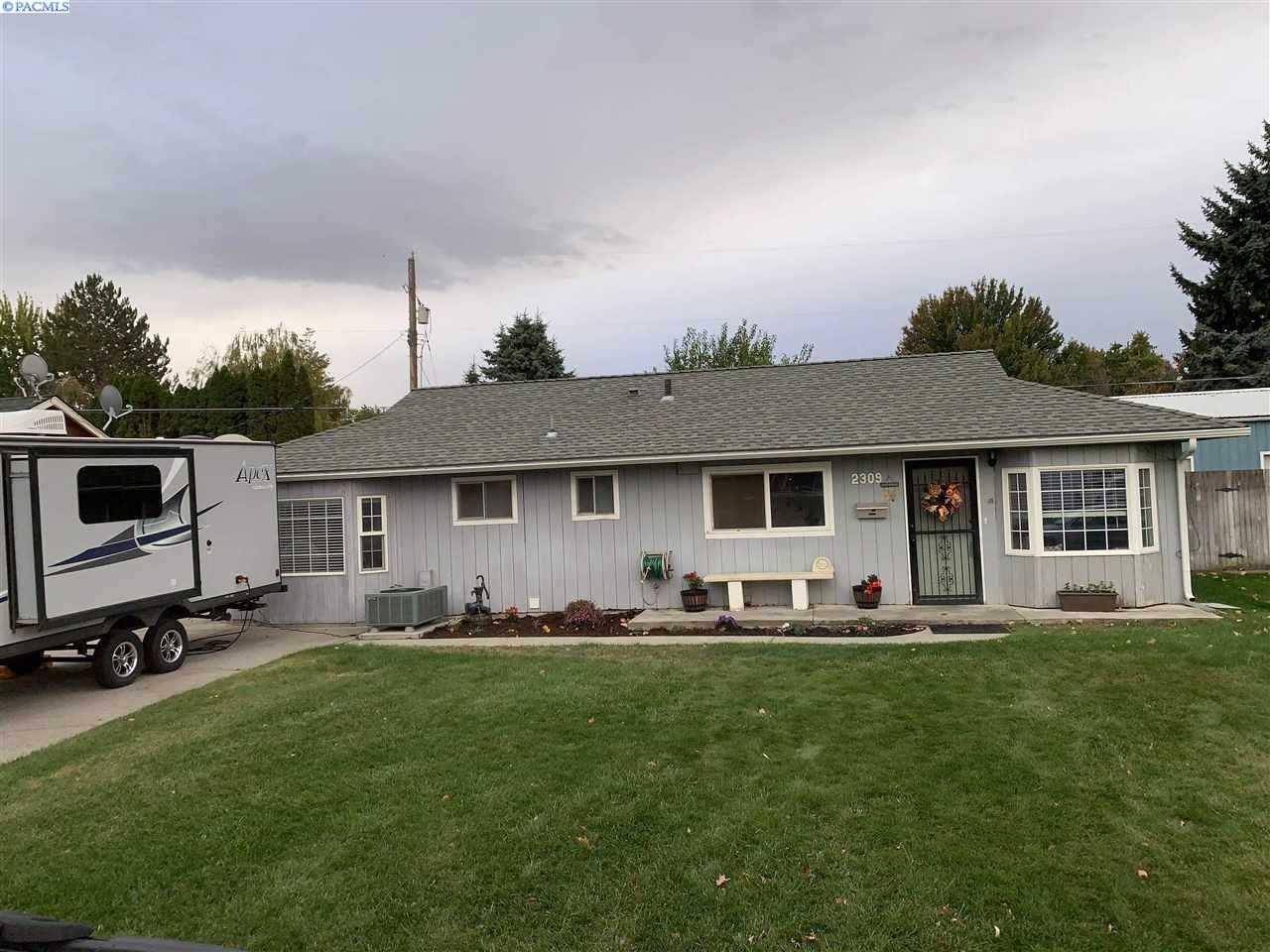 Photo of Newly Listed – 2309 Boise St, Richland, WA 99352