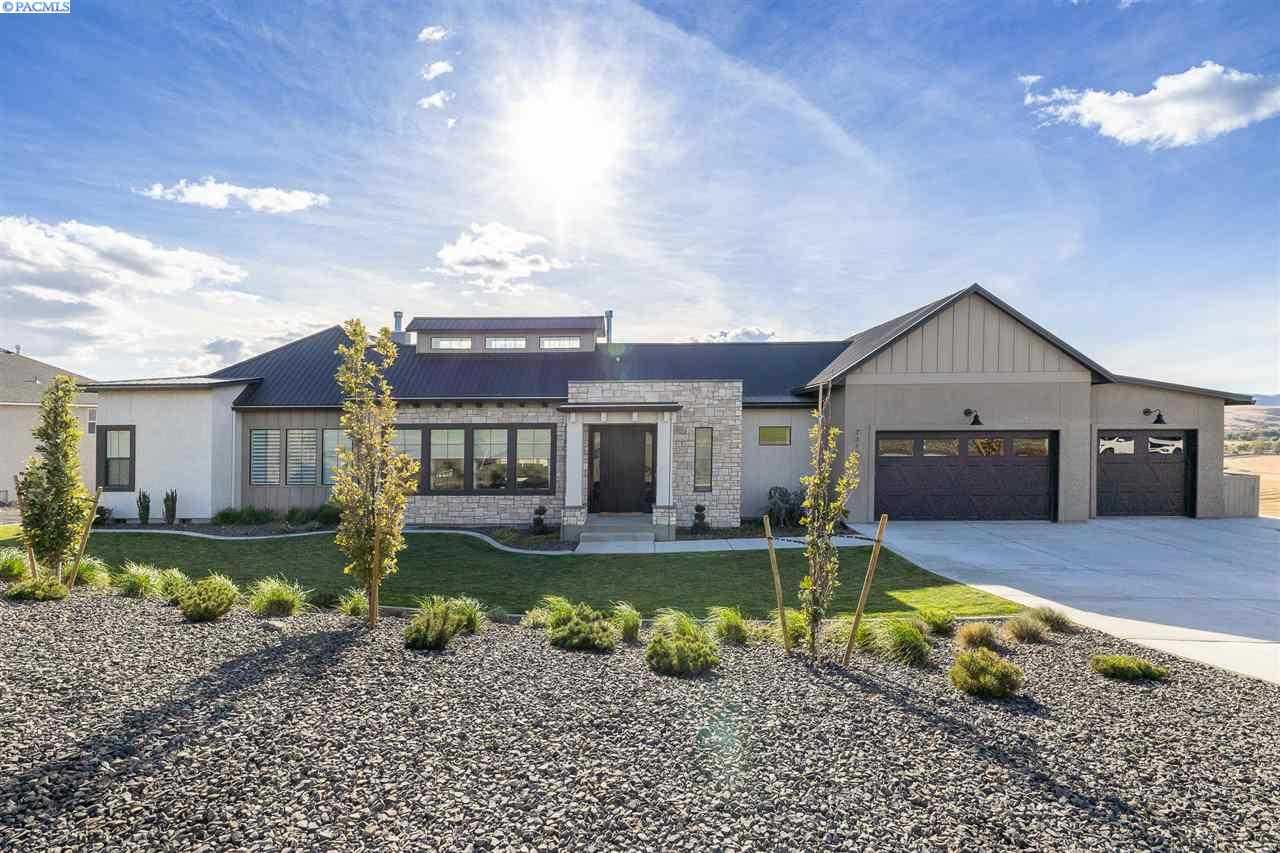 Photo of Newly Listed – 73105 E Grand Bluff Loop, Kennewick, WA 99338