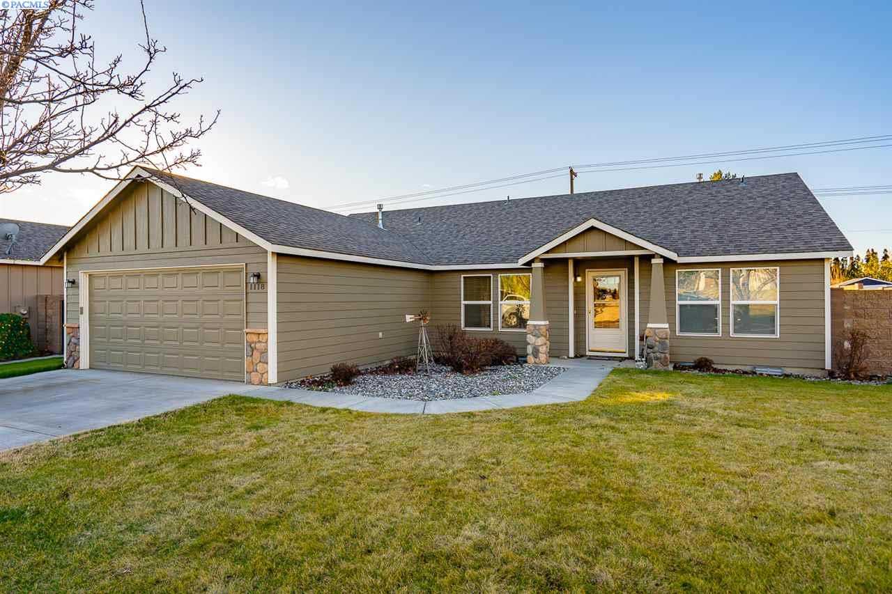 Photo of Newly Listed – 1118 S Jefferson Pl, Kennewick, WA 99338