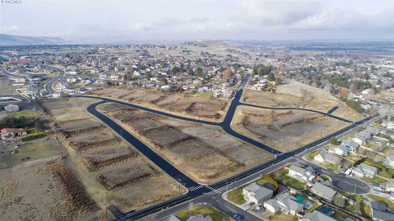 Photo of Newly Listed – 3830 Bing St, West Richland, WA 99353