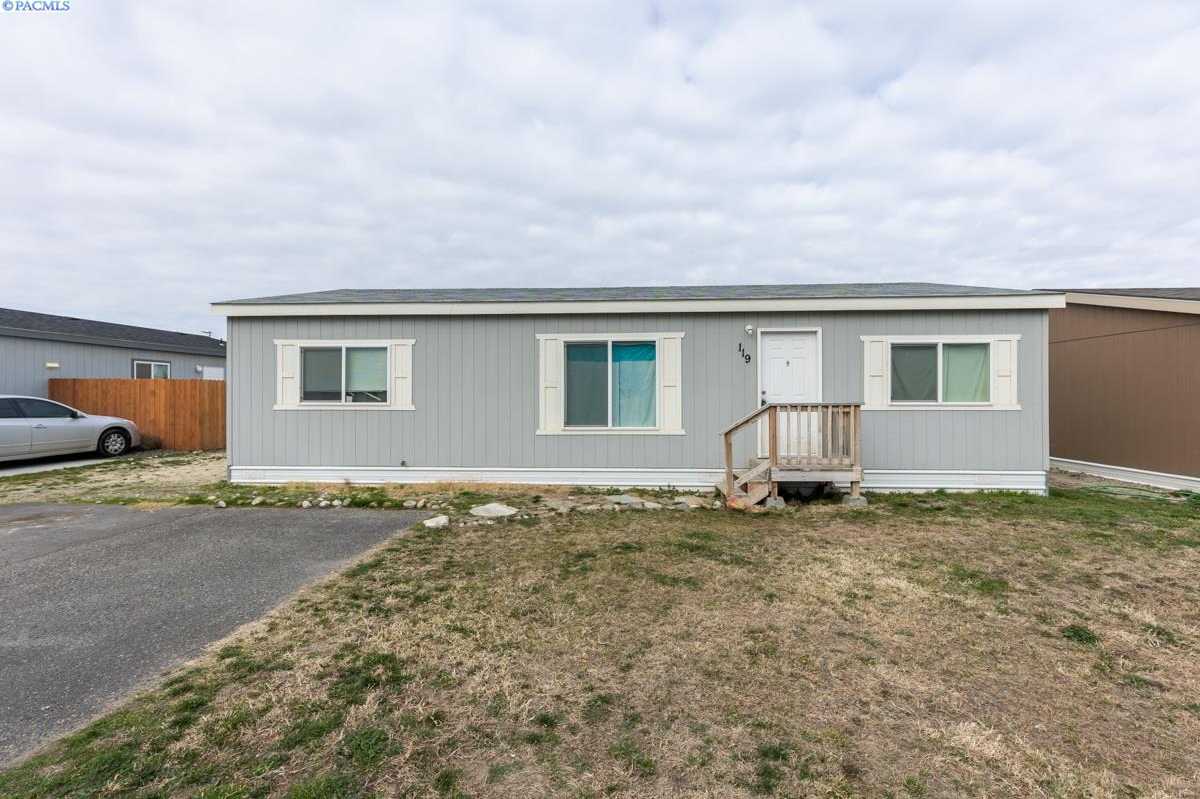 Photo of Newly Listed – 200802 E Game Farm Road, Kennewick, WA 99337