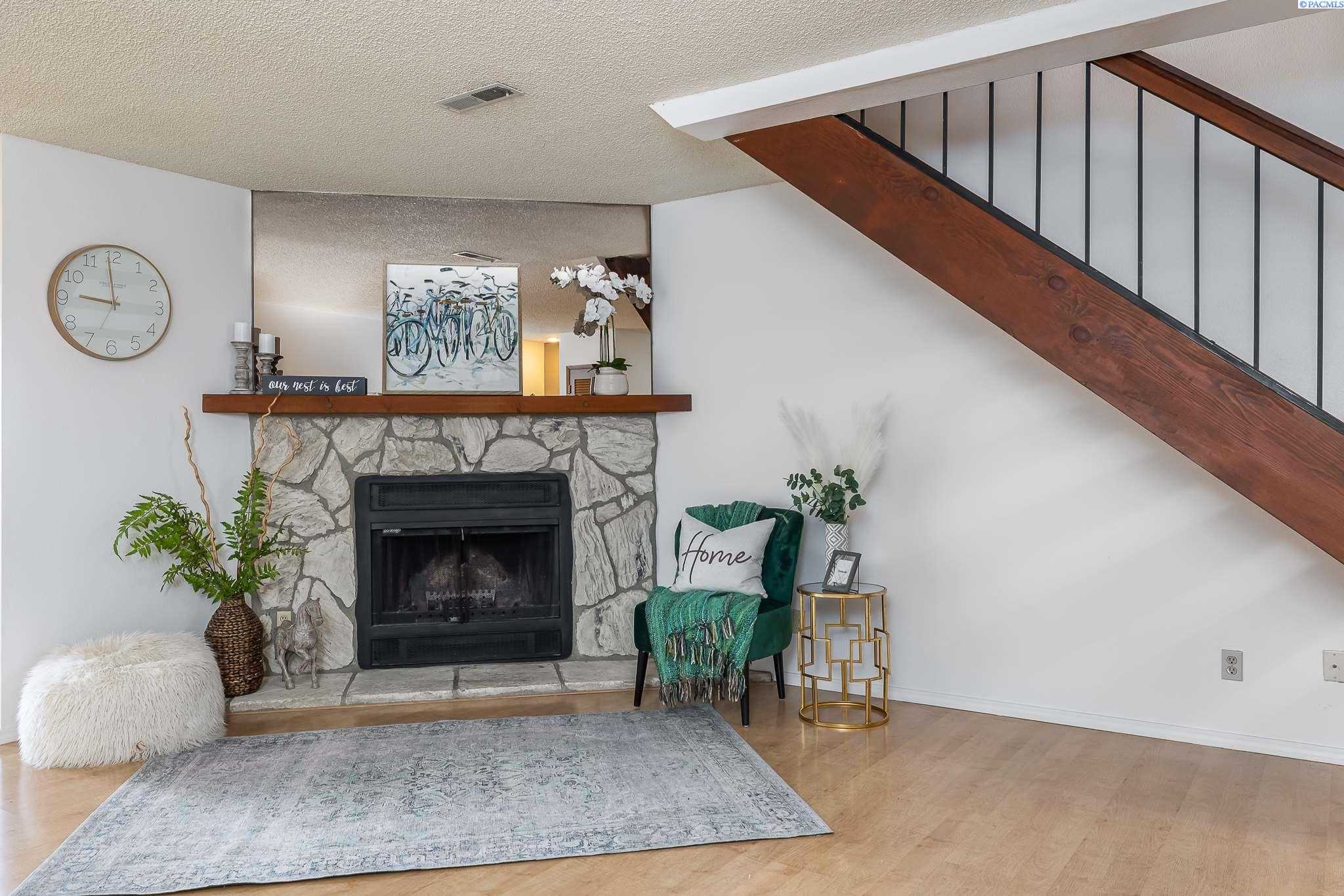 Photo of Newly Listed – 560 Spengler Street, Richland, WA 99354