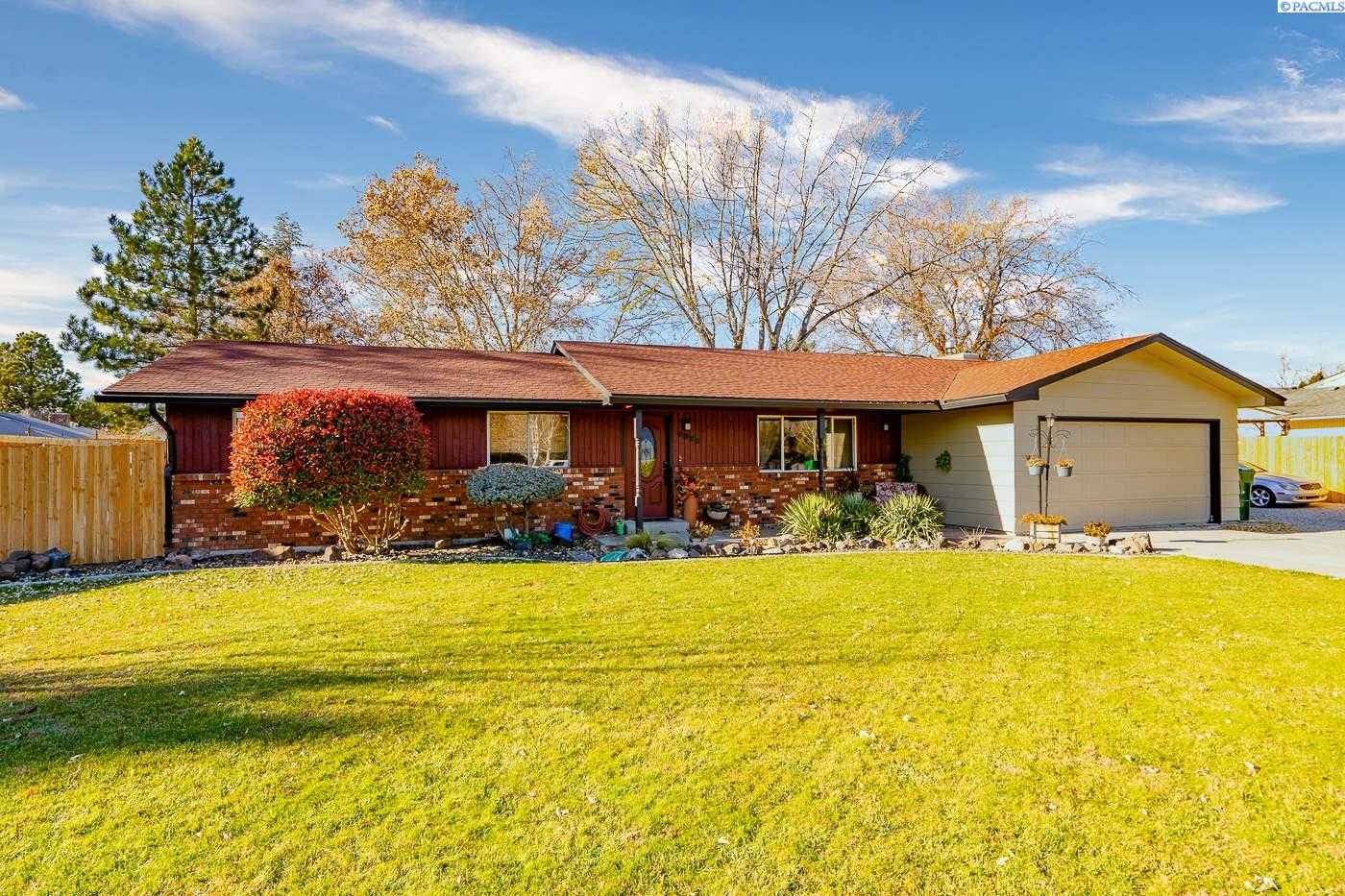 Photo of Newly Listed – 2336 S Tacoma Street, Kennewick, WA 99338