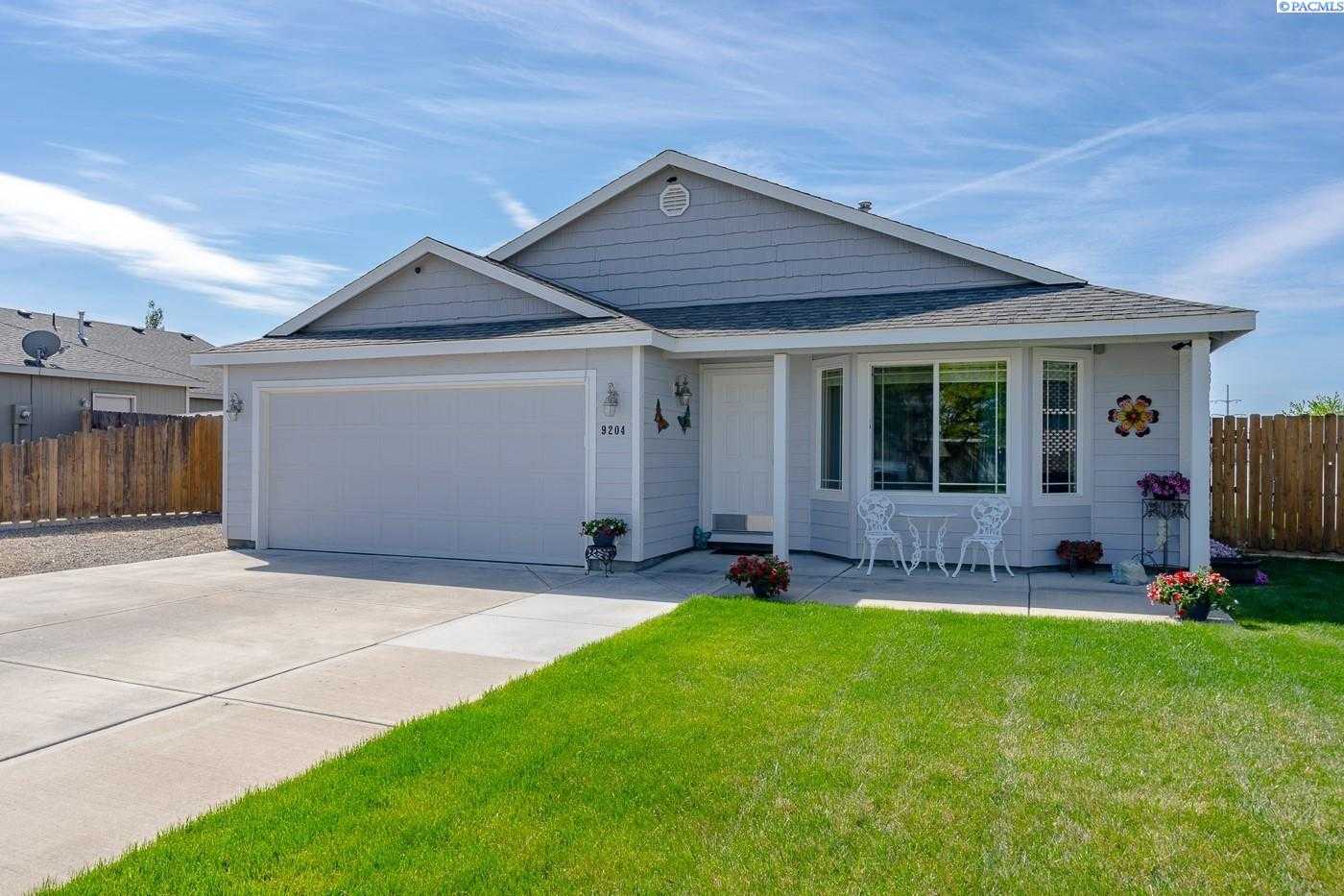 Photo of Newly Listed – 9204 Maltese Dr, Pasco, WA 99301