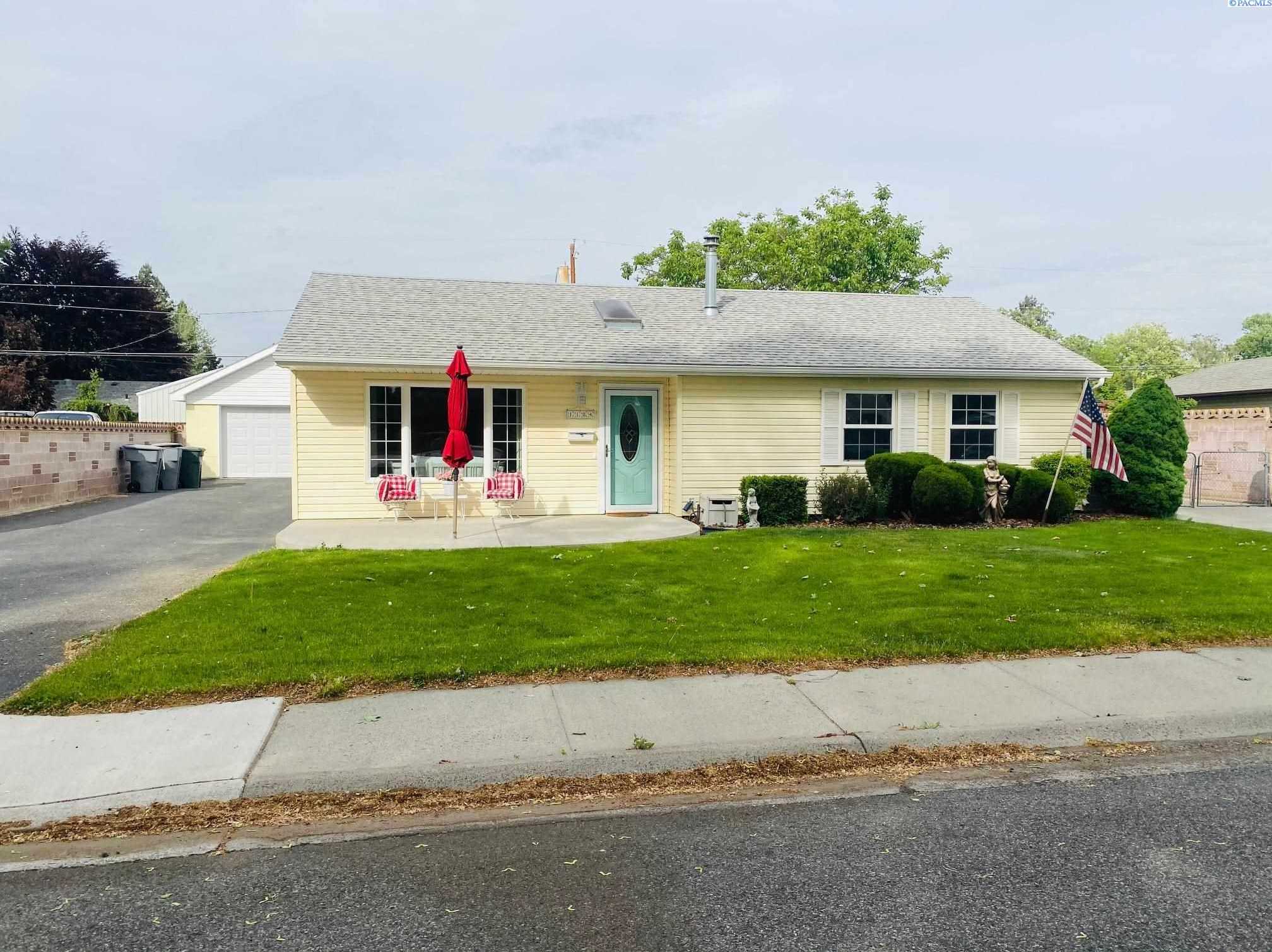 Photo of Newly Listed – 1104 Cottonwood Drive, Richland, WA 99354