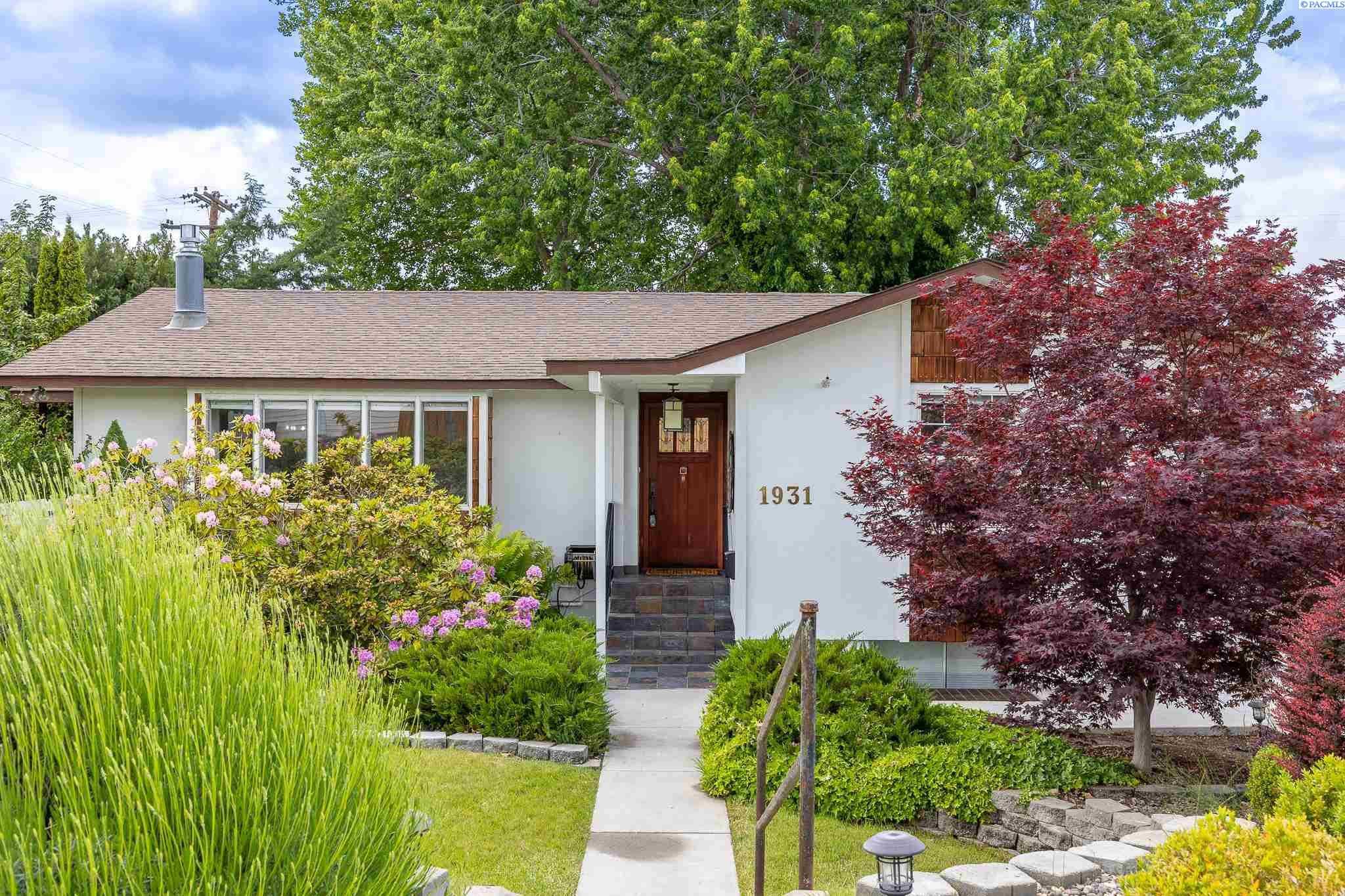 Photo of Newly Listed – 1931 Davison Ave, Richland, WA 99354