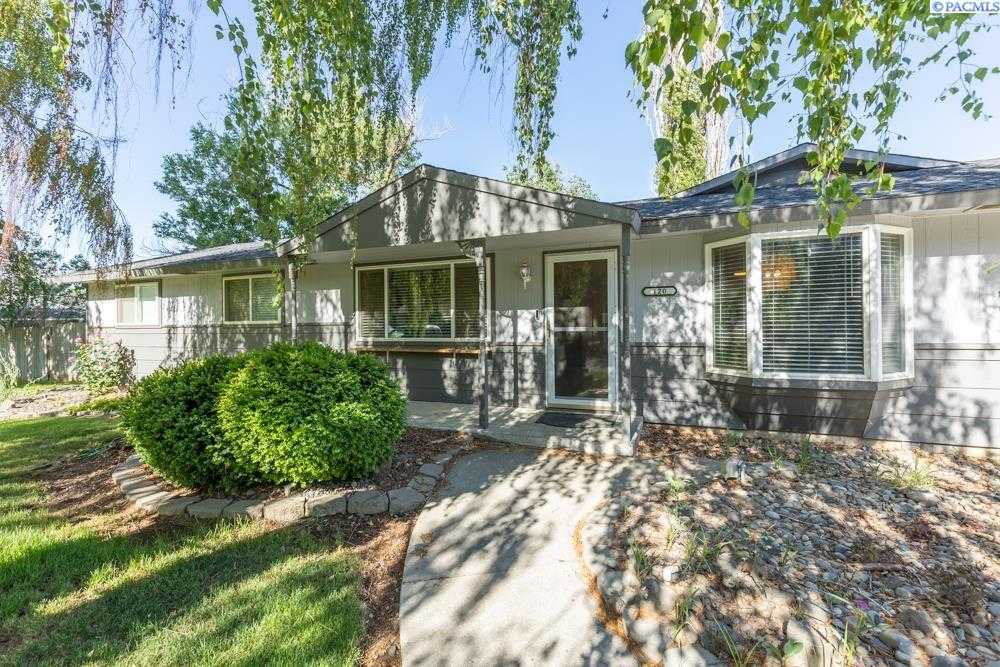 Photo of Newly Listed – 120 Vista Ln, Yakima, WA 98908