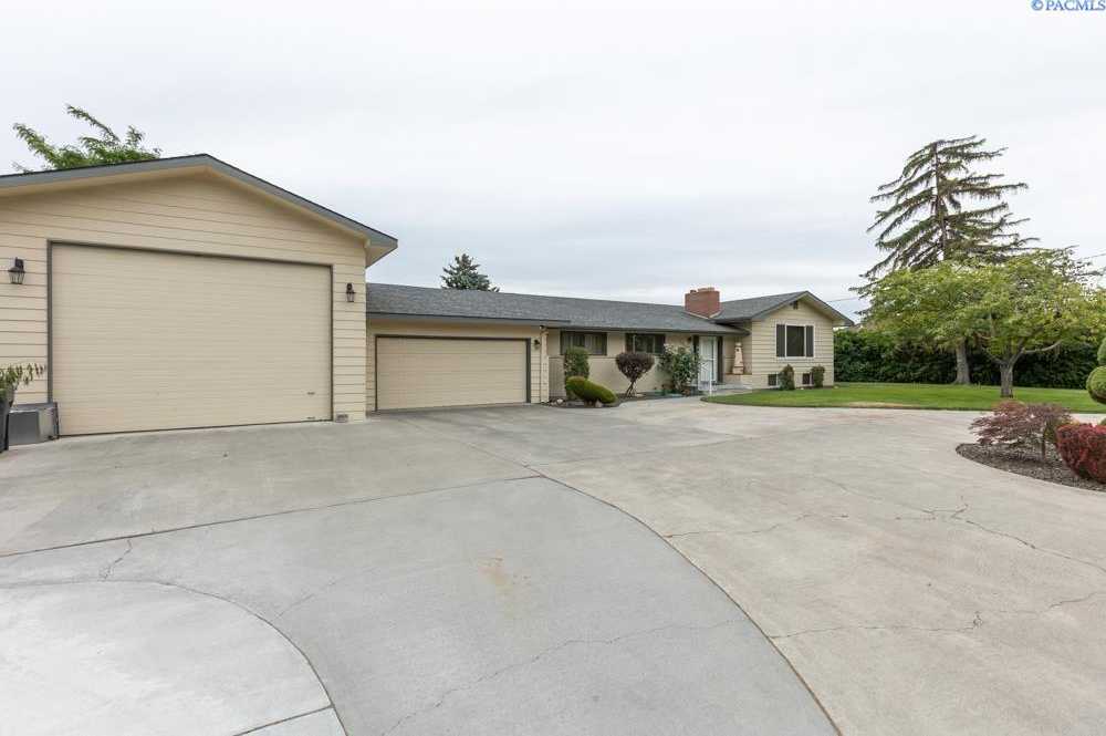 Photo of Newly Listed – 505 Road 45, Pasco, WA 99301