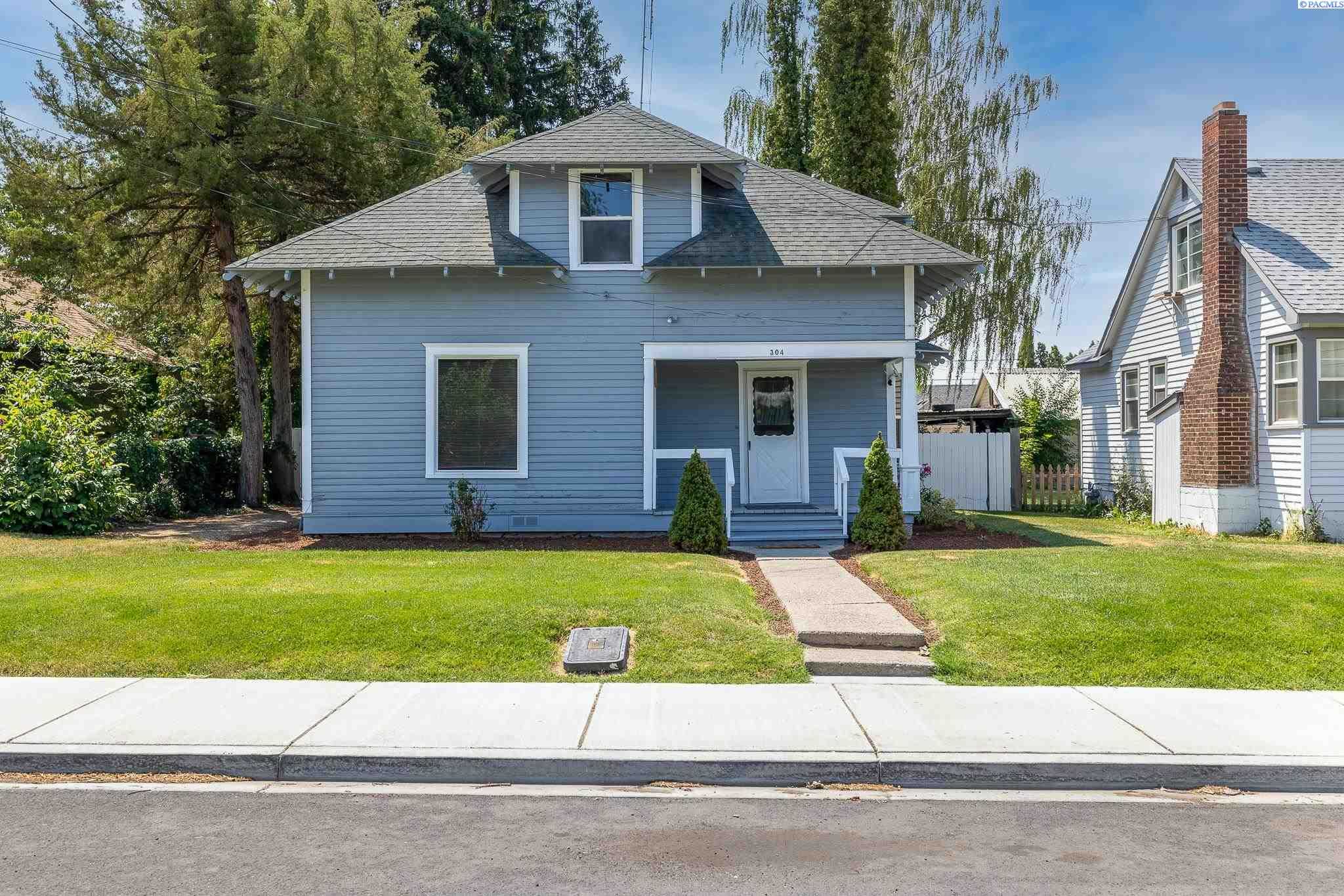Photo of Newly Listed – 304 4th, Grandview, WA