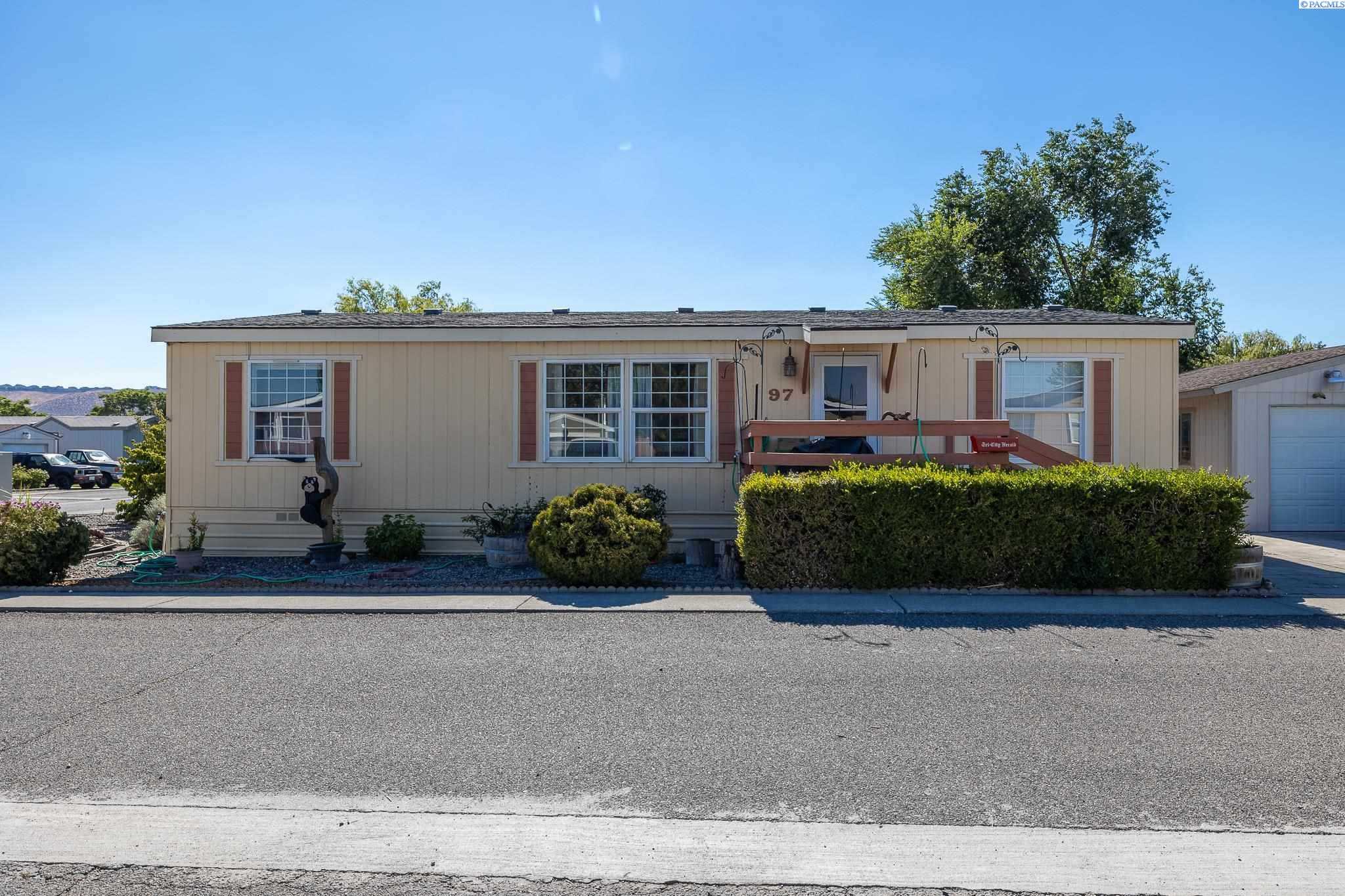 Photo of Newly Listed – 2105 N Steptoe St, # 97, Kennewick, WA 99336