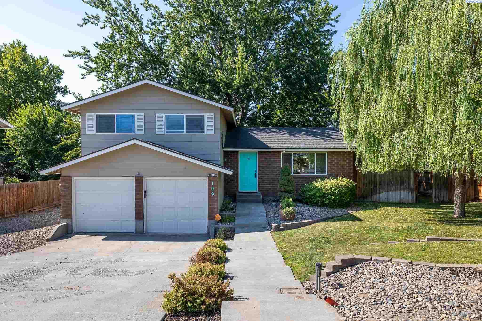 Photo of Newly Listed – 109 Chaparral St, Richland, WA 99352
