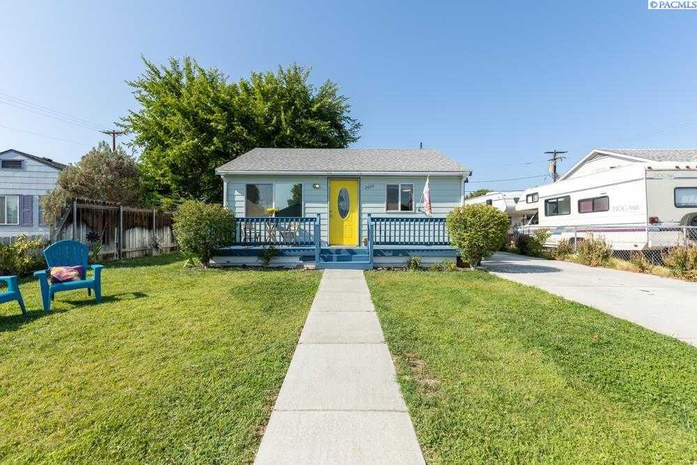 Photo of Newly Listed – 2004 Thompson St, Richland, WA 99354