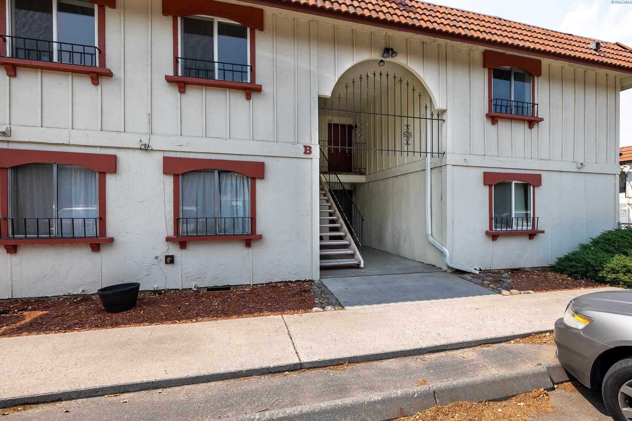 Photo of Newly Listed – 3101 W John Day Ave B101, Kennewick, WA 99336