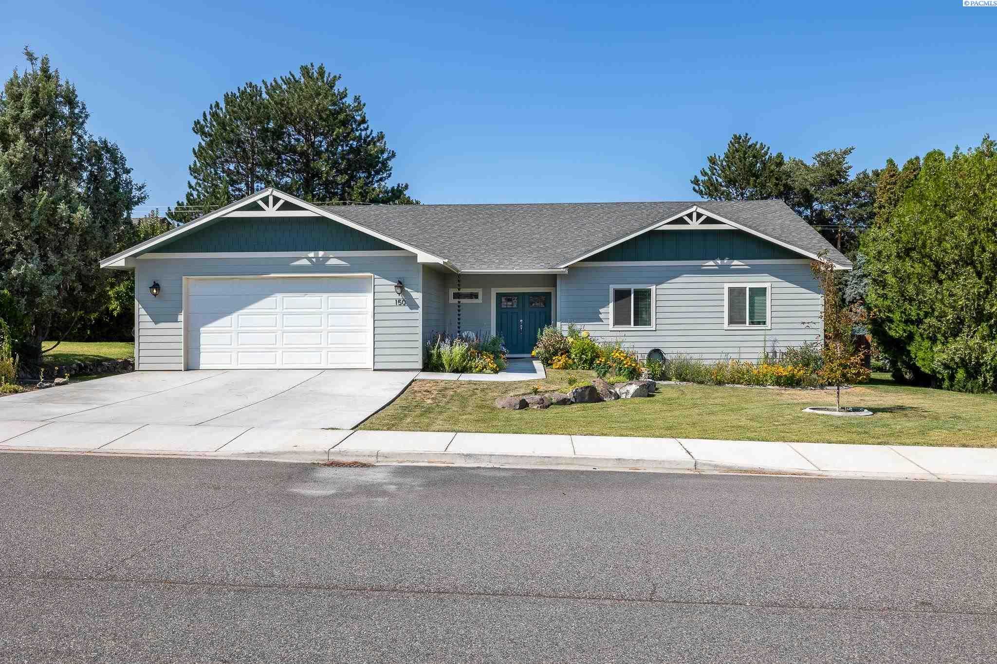 Photo of Newly Listed – 150 Oakland St, Richland, WA 99352