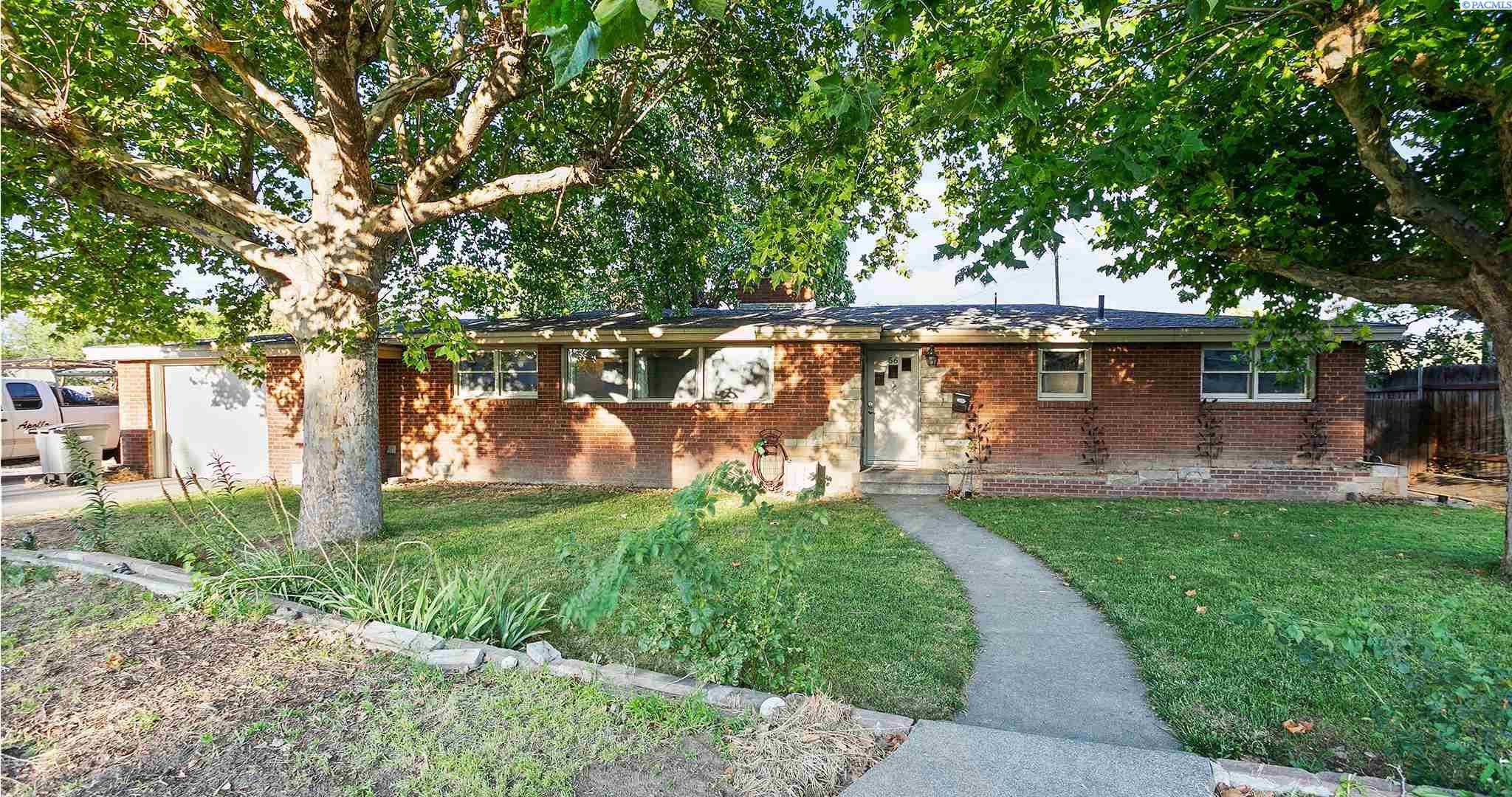 Photo of Newly Listed – 56 N Lyle St, Kennewick, WA 99336