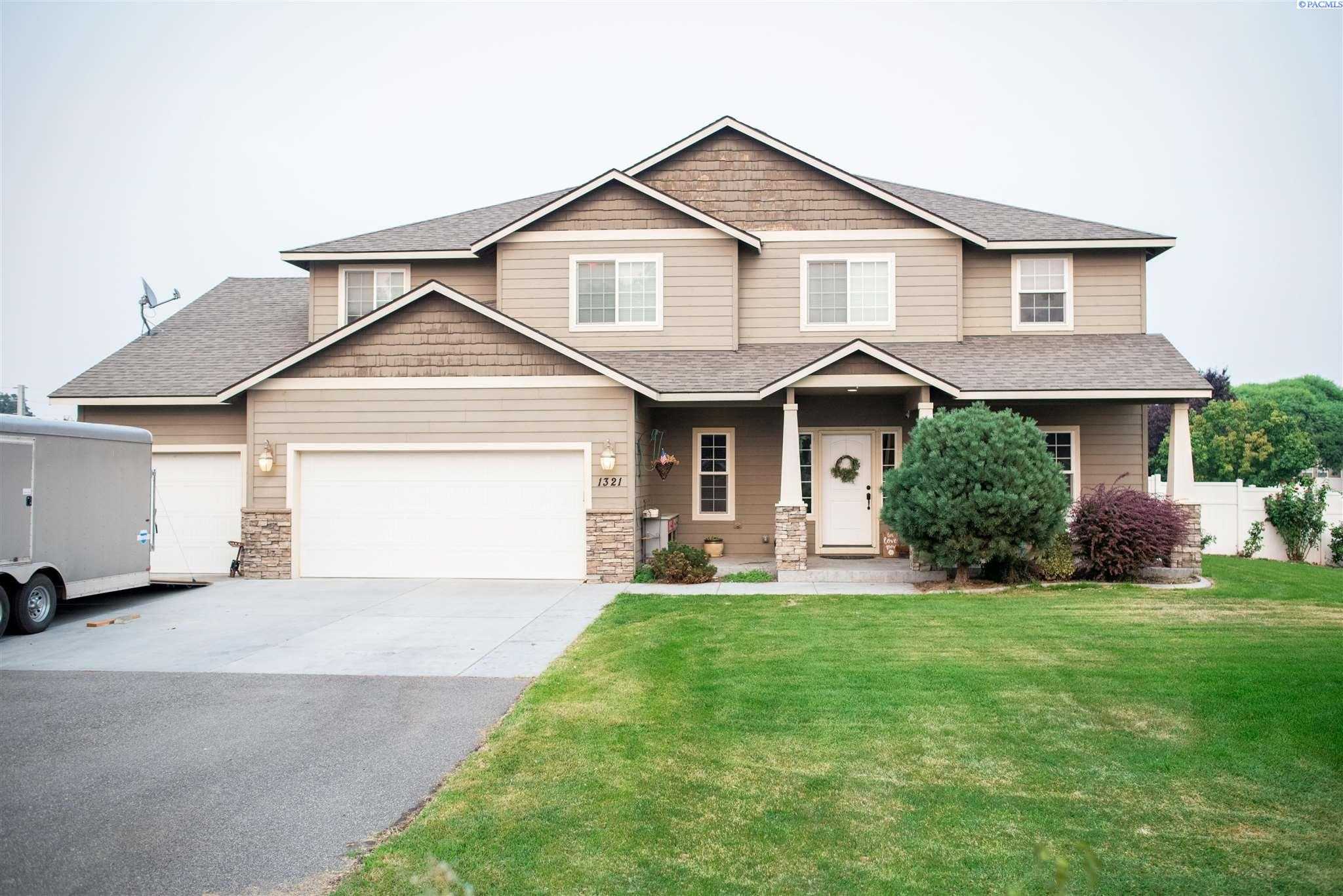 Photo of Newly Listed – 1321 Road 54, Pasco, WA 99301