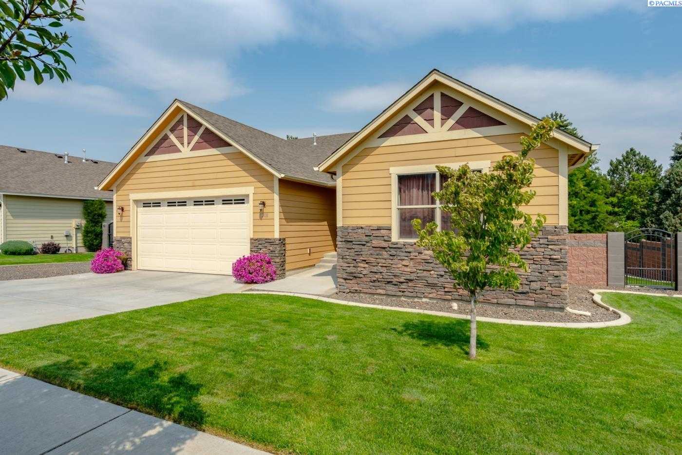 Photo of Newly Listed – 5208 W 28th Ave, Kennewick, WA 99338