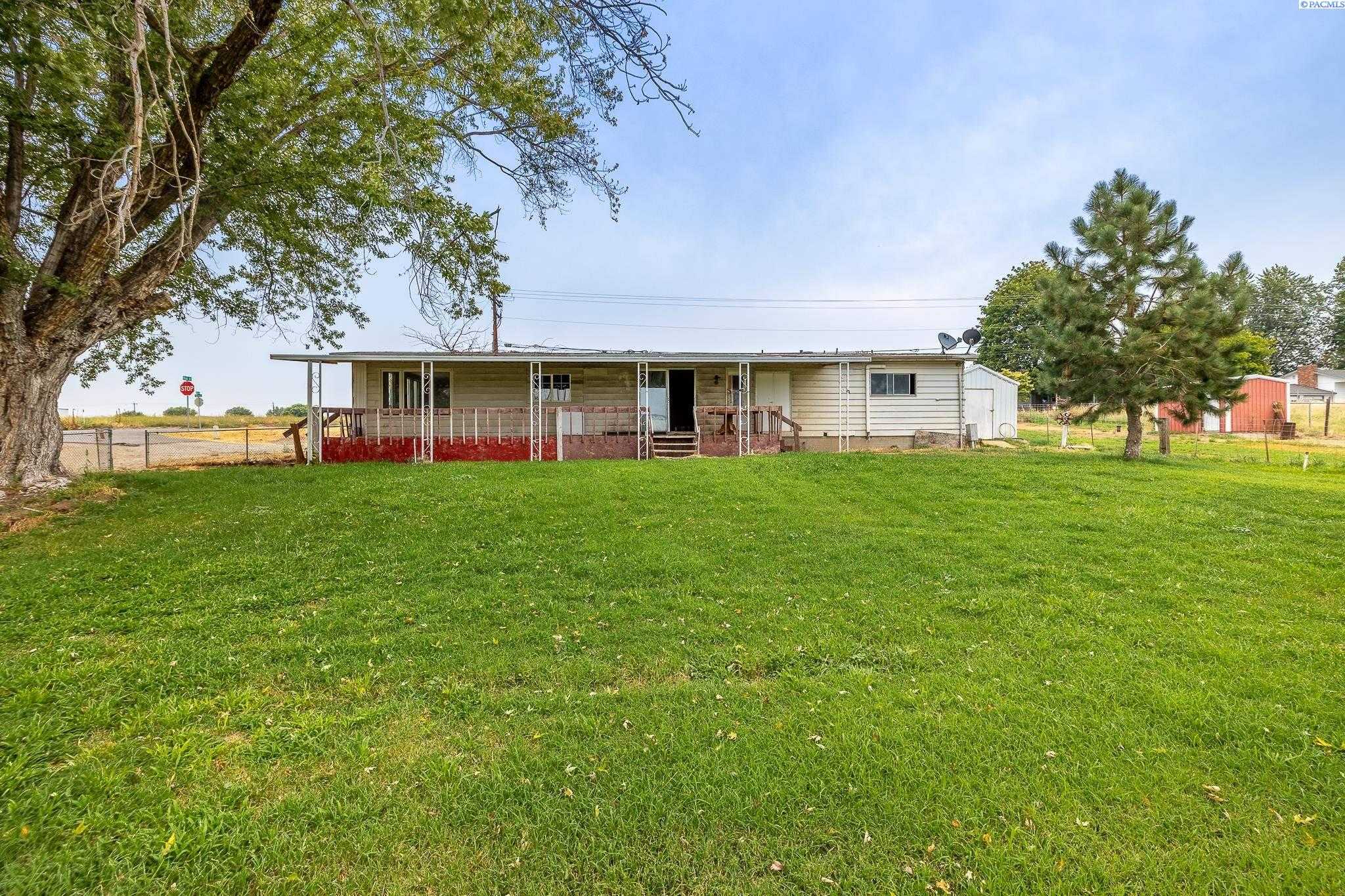 Photo of Newly Listed – 2221 Road 64, Pasco, WA 99301