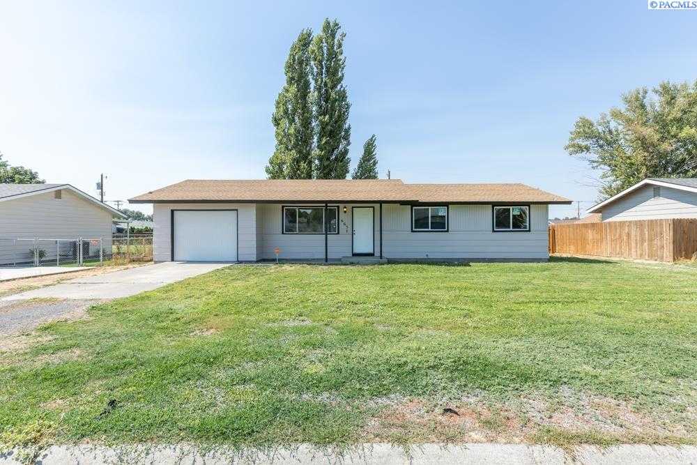 Photo of Newly Listed – 665 S 4th Ave, Connell, WA 99326