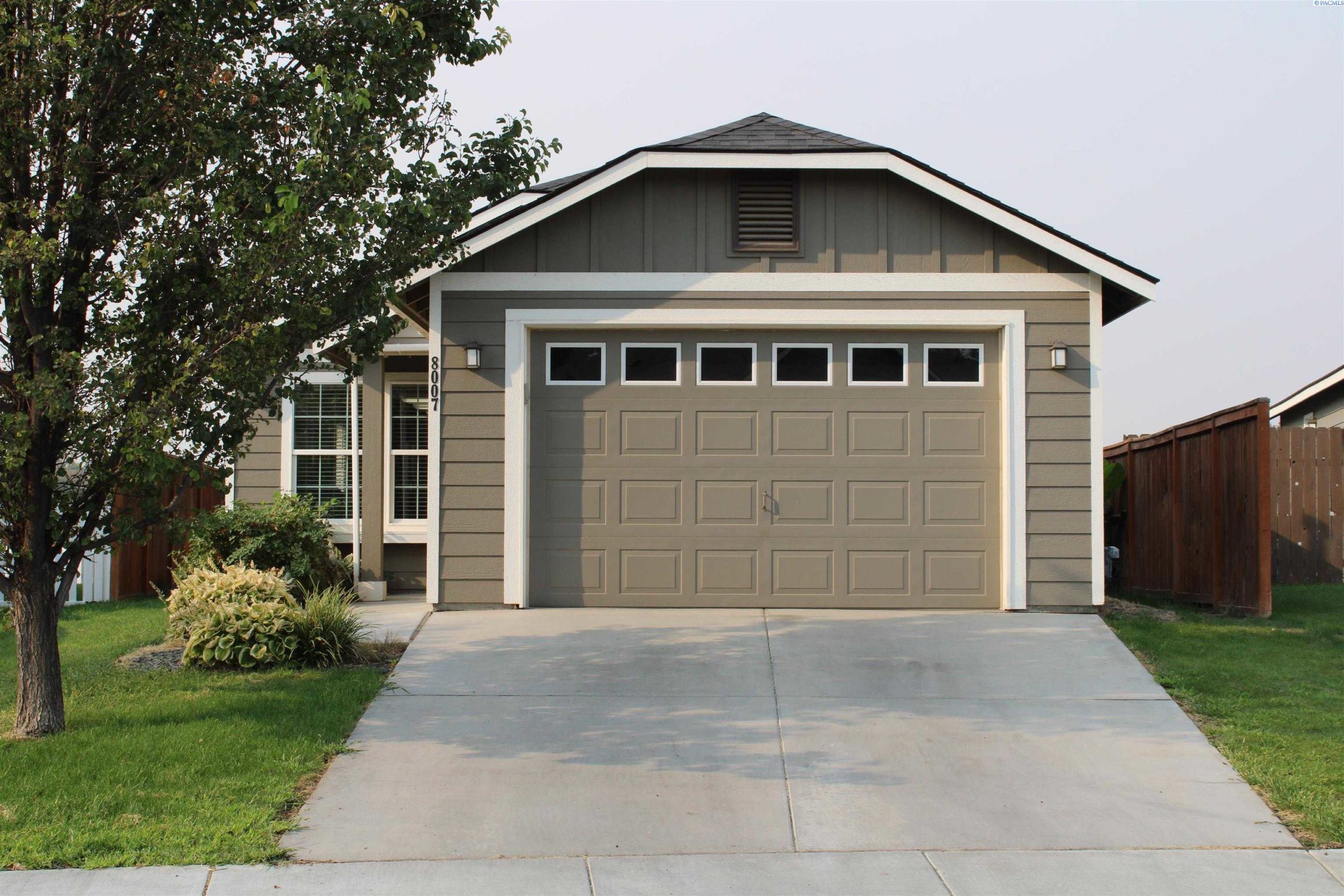 Photo of Newly Listed – 8007 W 6th, Kennewick, WA 99336