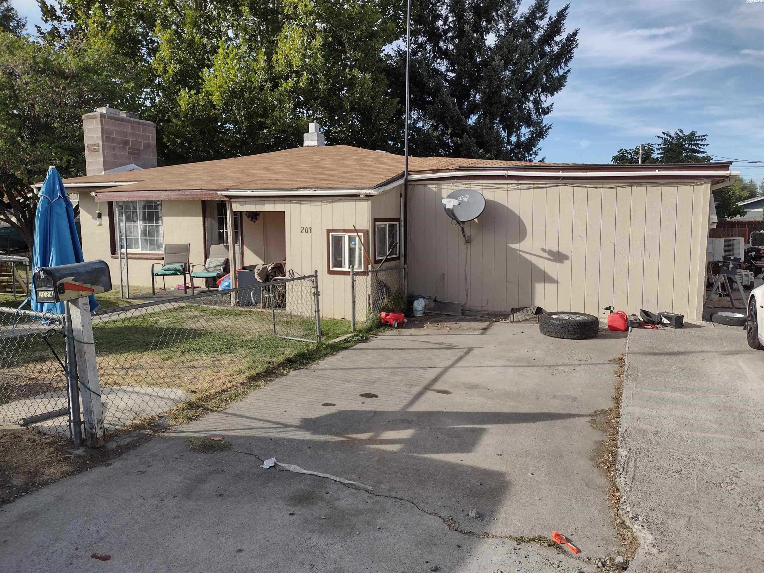 Photo of Newly Listed – 203 E 11th, Kennewick, WA 99336