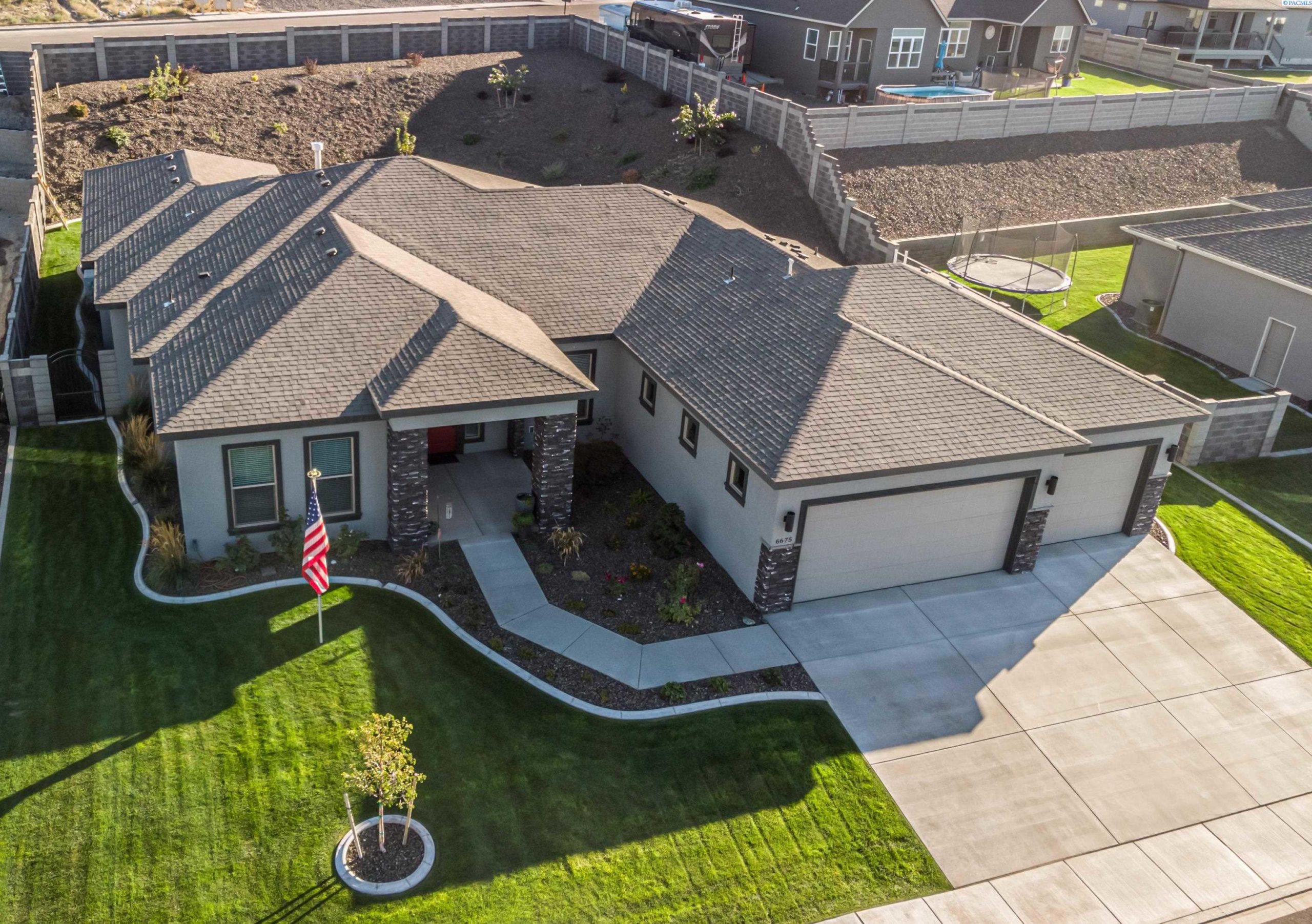 Photo of Newly Listed – 6675 Argos Street, West Richland, WA 99353