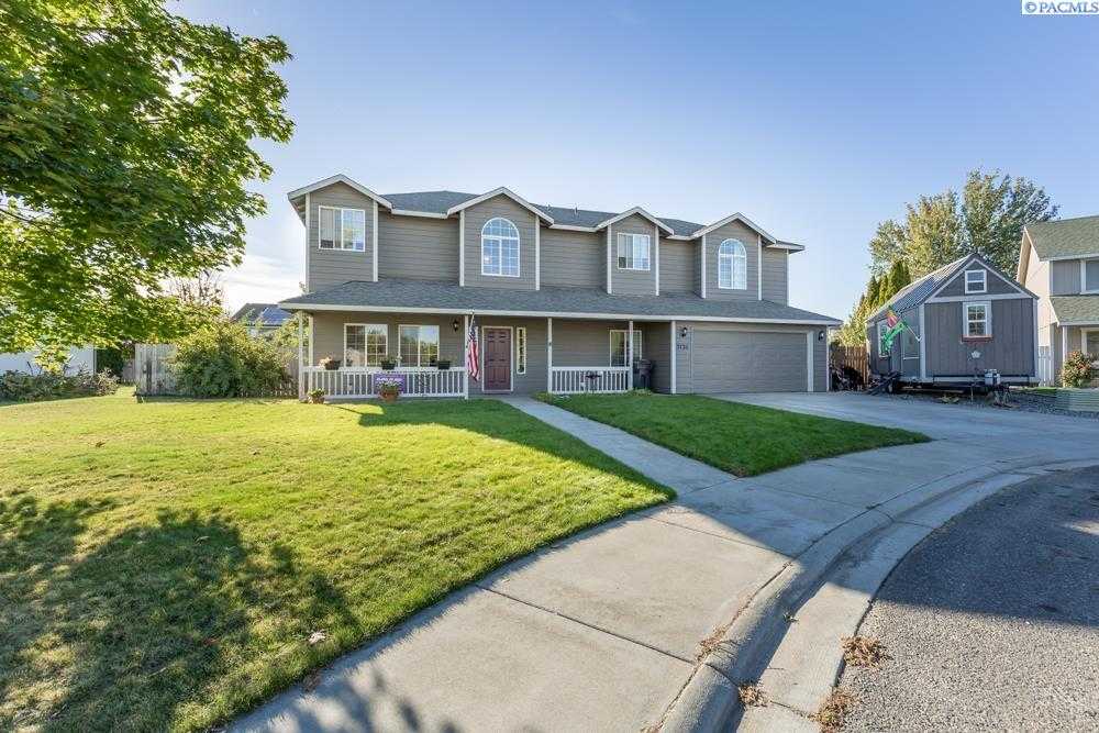 Photo of Newly Listed – 5720 Oleander St, West Richland, WA 99353