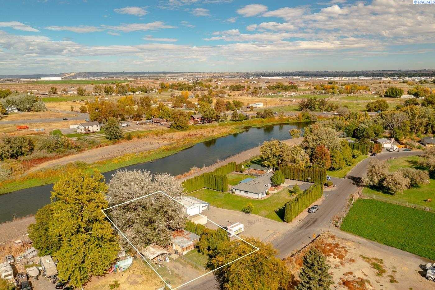 Photo of Newly Listed – 616 Riverside, West Richland, WA 99353