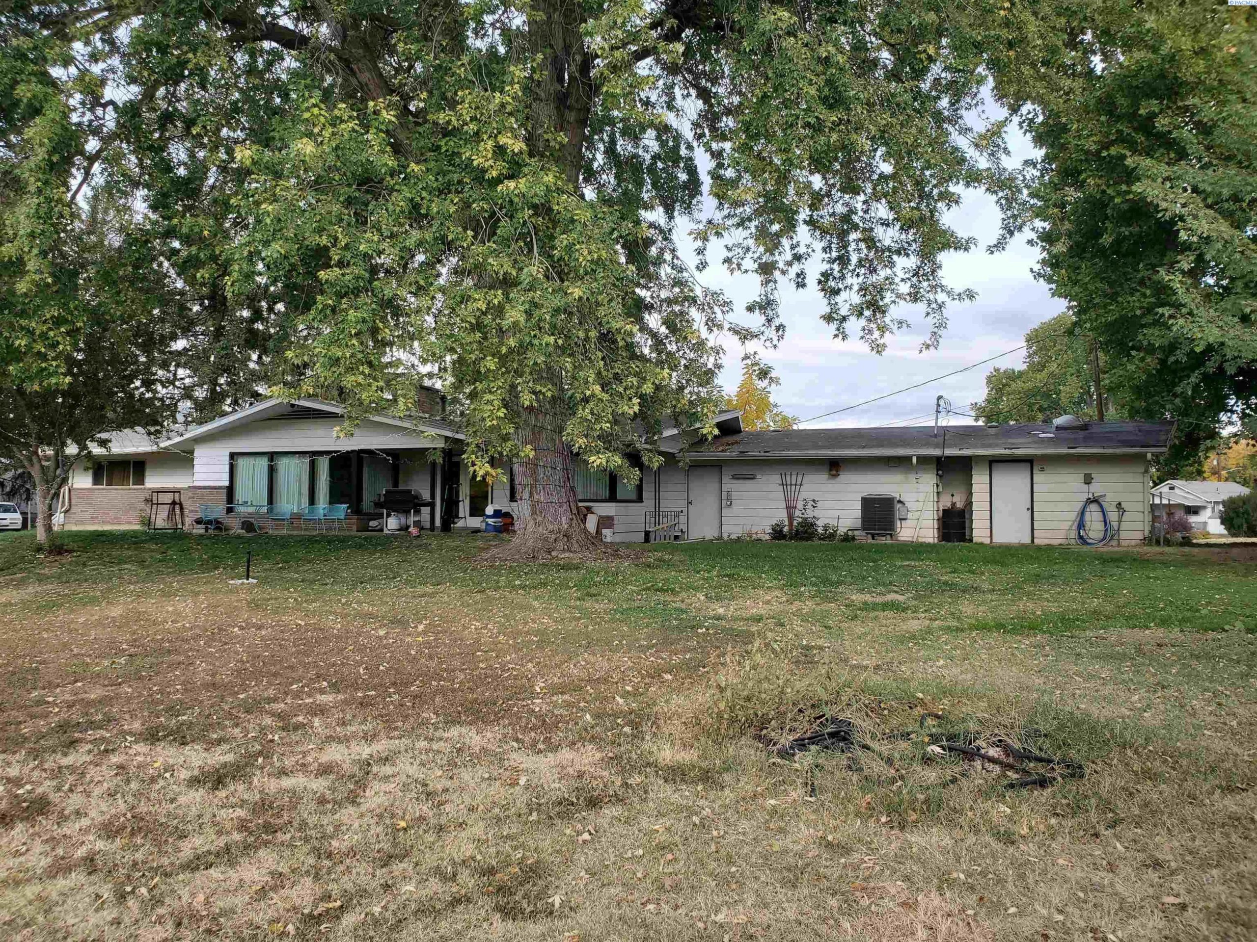 Photo of Newly Listed – 412 Reser Rd, Walla Walla, WA 99362