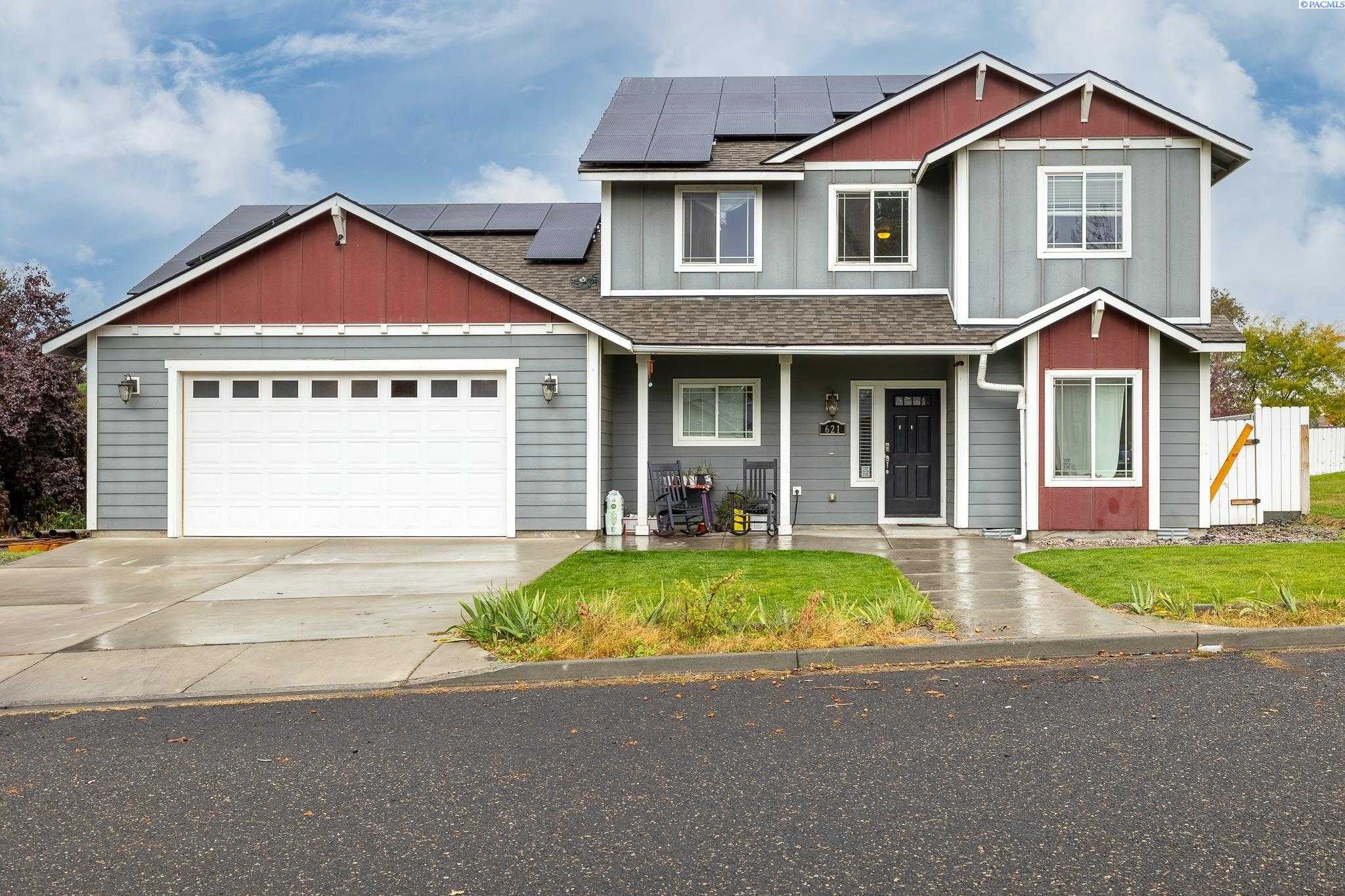 Photo of Newly Listed – 621 N Dayton Ave, Connell, WA 99326