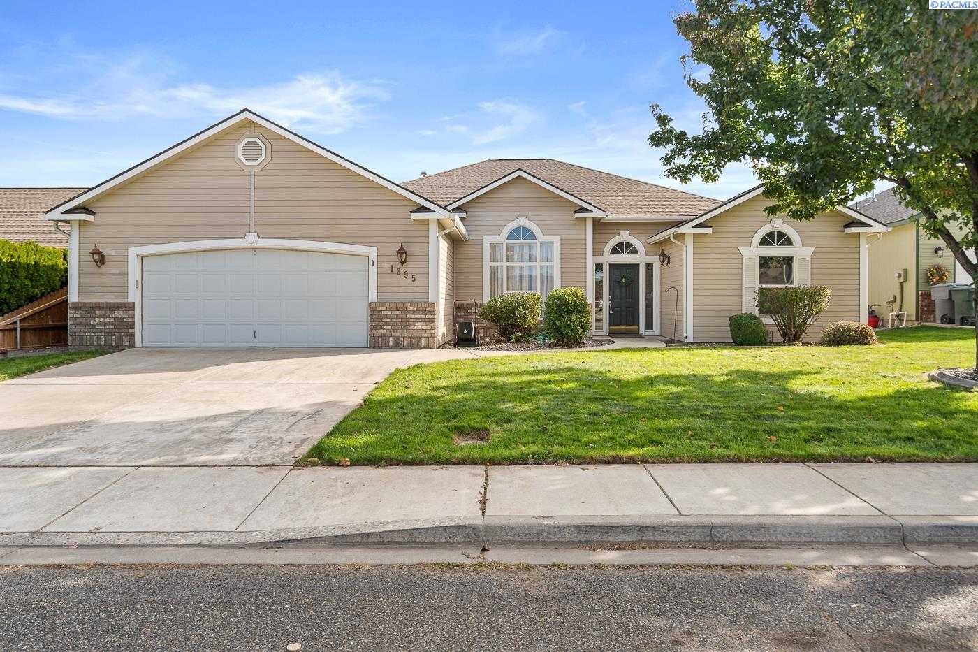 Photo of Newly Listed – 1695 Venus Circle, Richland, WA 99352