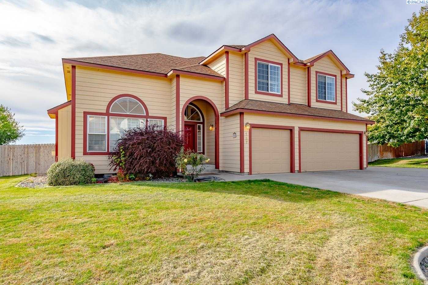 Photo of Newly Listed – 137 Rachel Rd, Kennewick, WA 99338