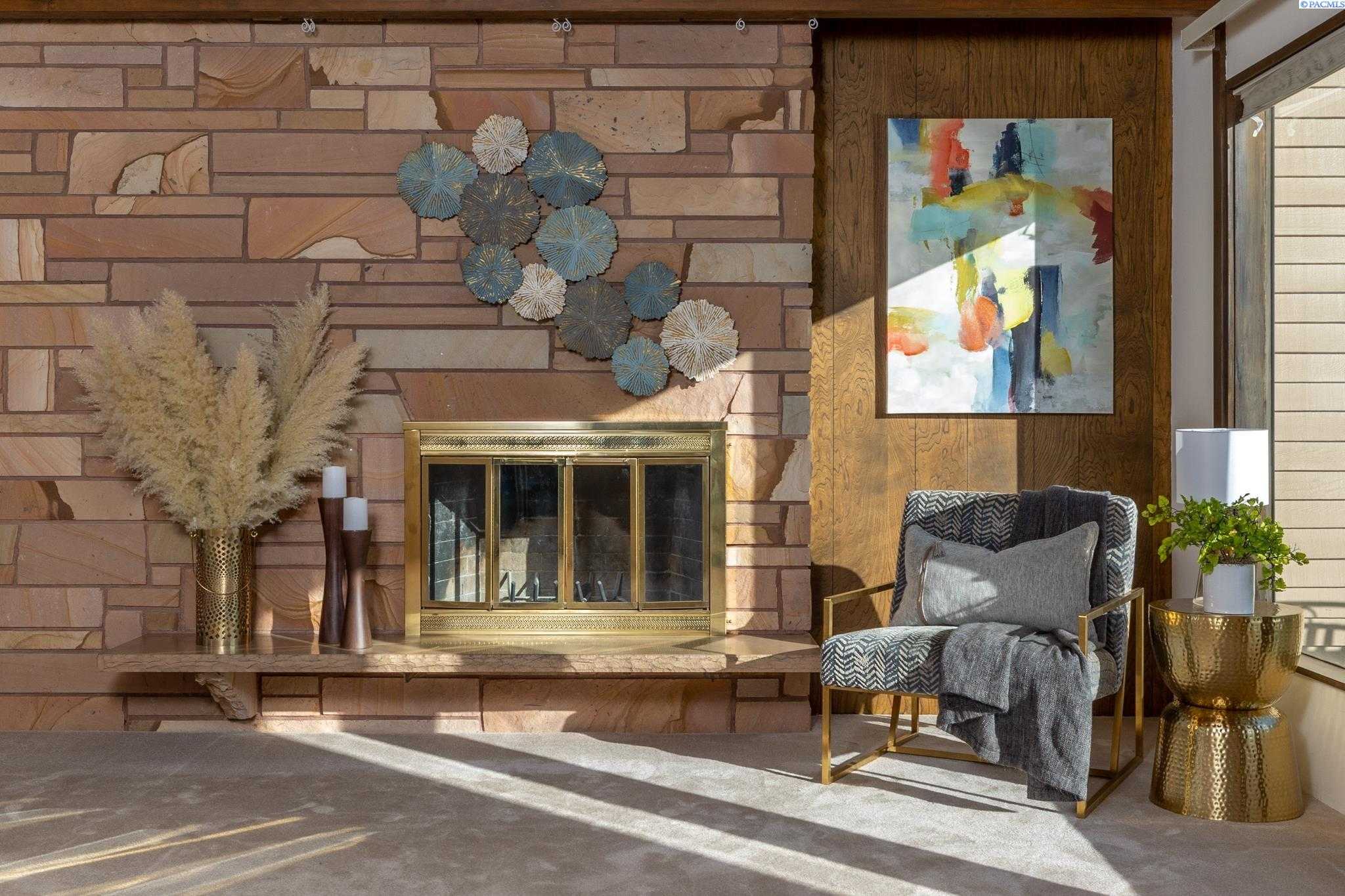 Photo of Newly Listed – 1633 Mowry Square, Richland, WA 99354