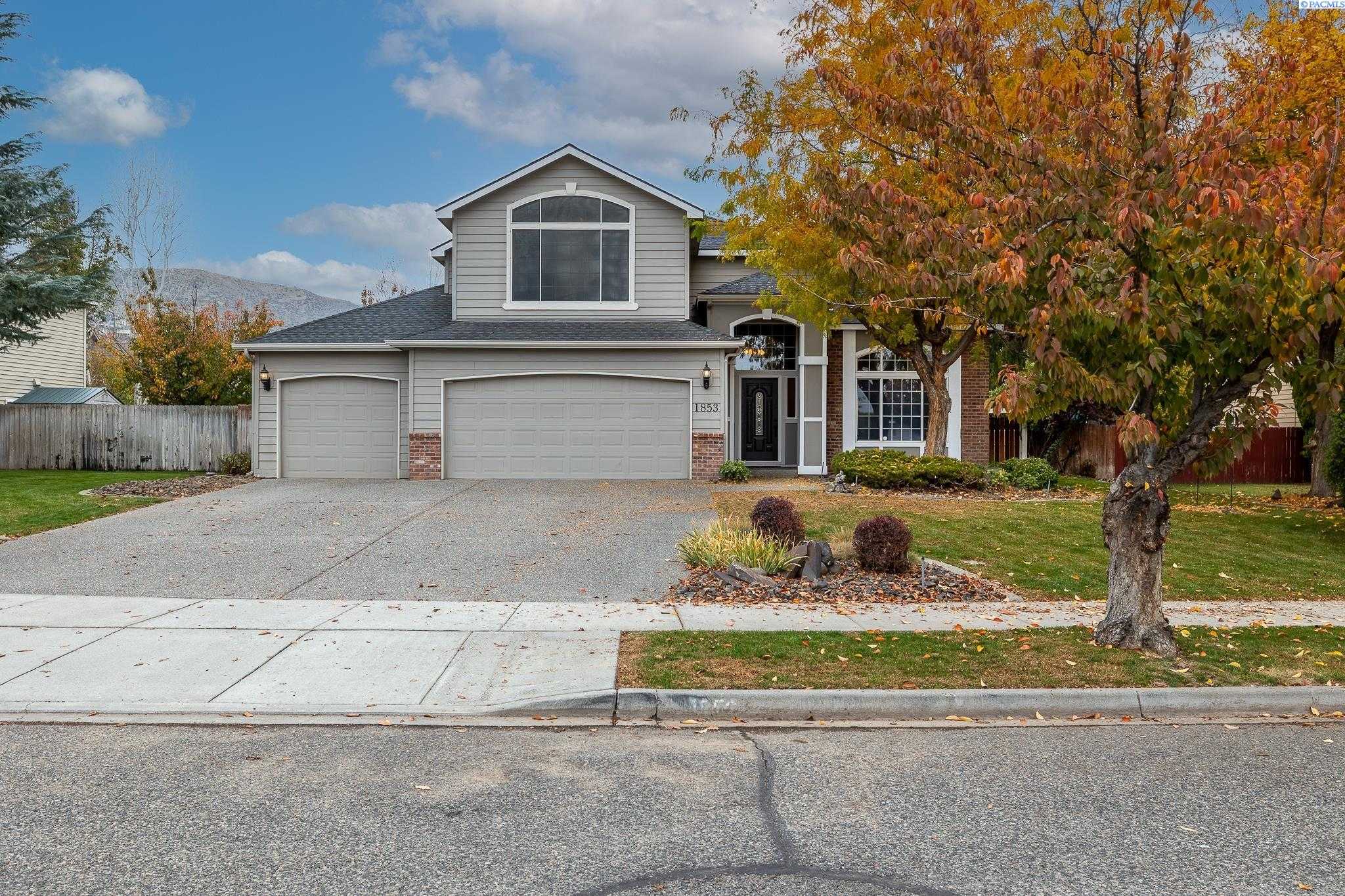 Photo of Newly Listed – 1853 Newhaven Loop, Richland, WA 99352