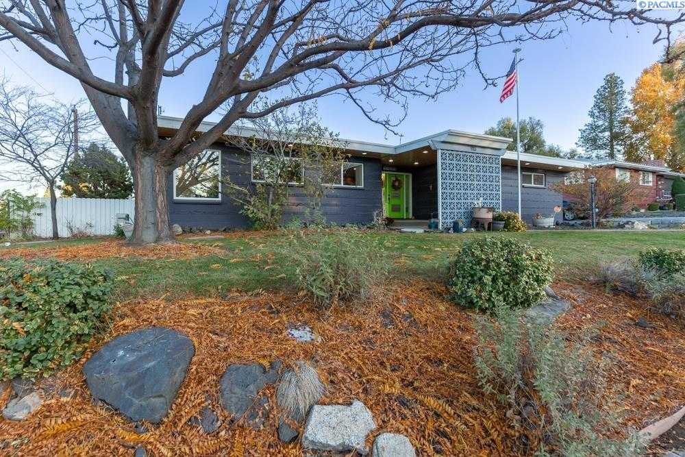 Photo of Newly Listed – 913 S Sharron, Kennewick, WA 99336