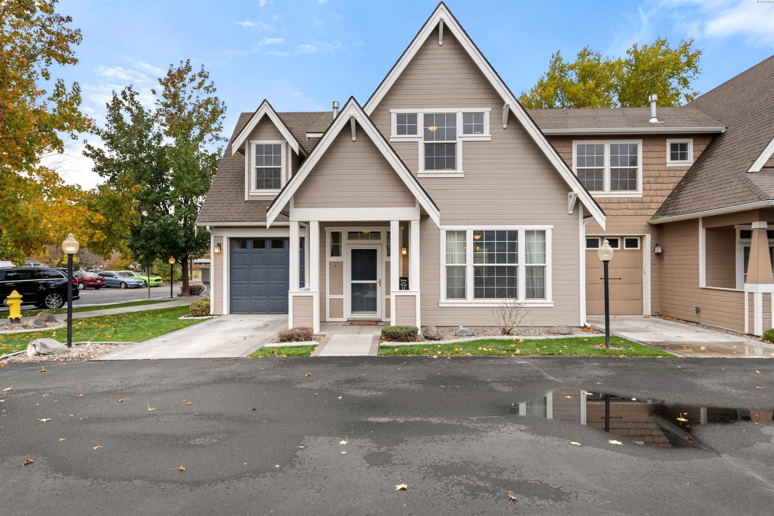 Photo of Newly Listed – 903 S Keller St, Kennewick, WA 99336