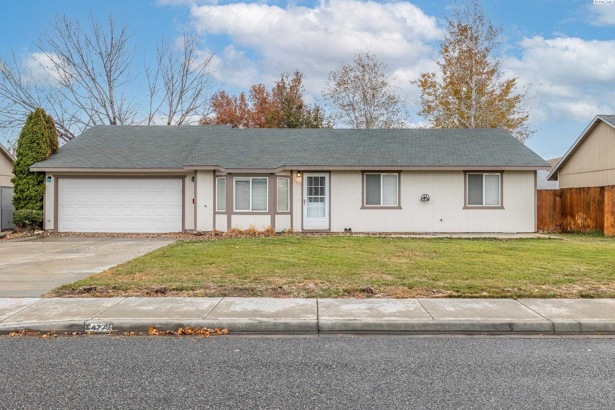 Photo of Newly Listed – 4777 Mount Adams View, West Richland, WA 99353