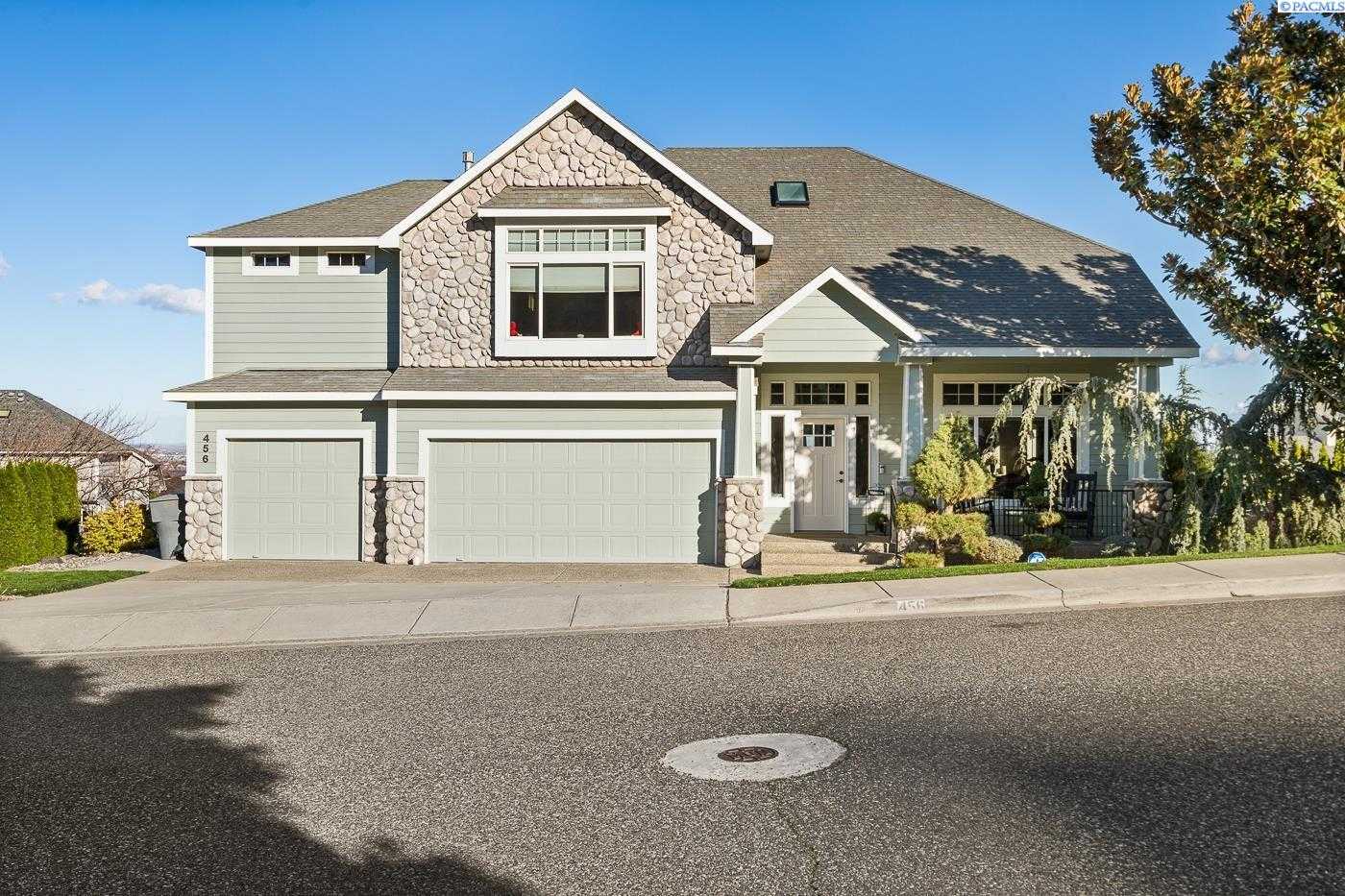 Photo of Newly Listed – 456 Meadow Hills Dr, Richland, WA 99352