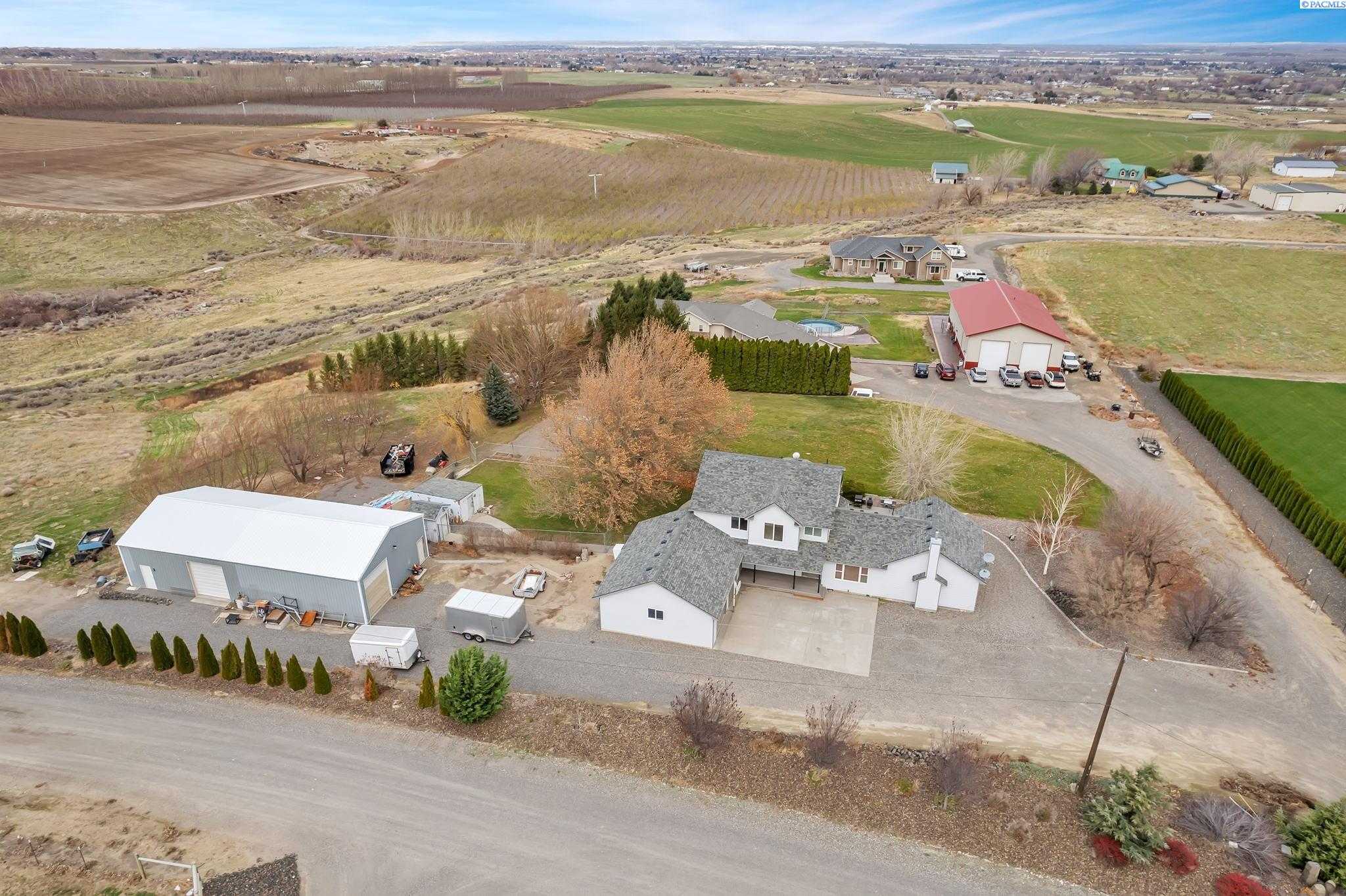 Photo of Newly Listed – 200204 E 73rd, Kennewick, WA 99337