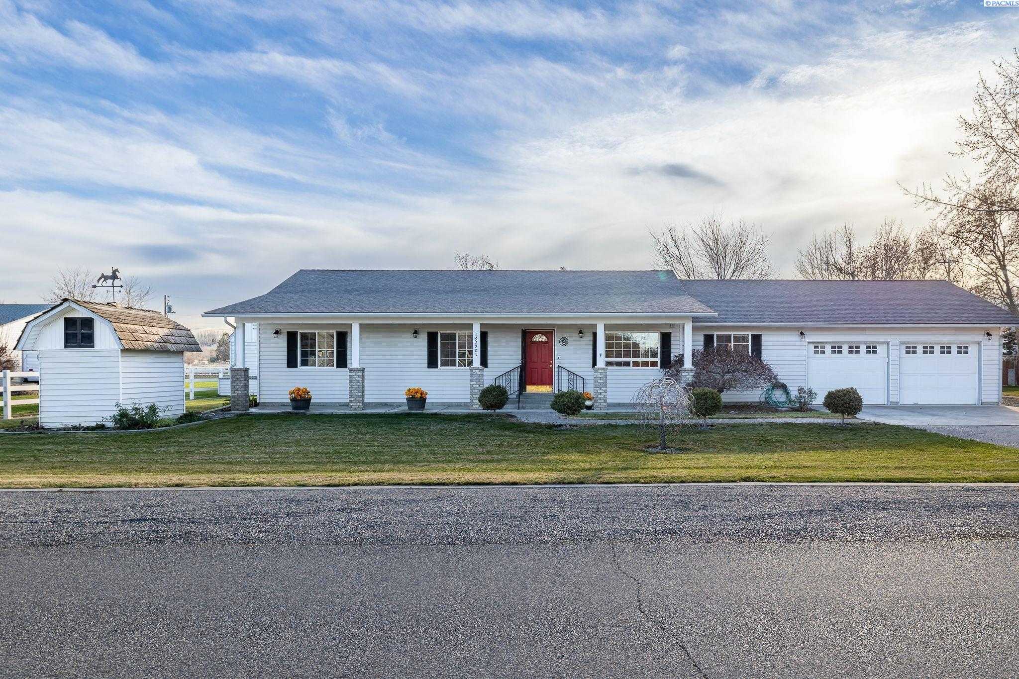 Photo of Newly Listed – 192205 E 247 Prse, Kennewick, WA 99337