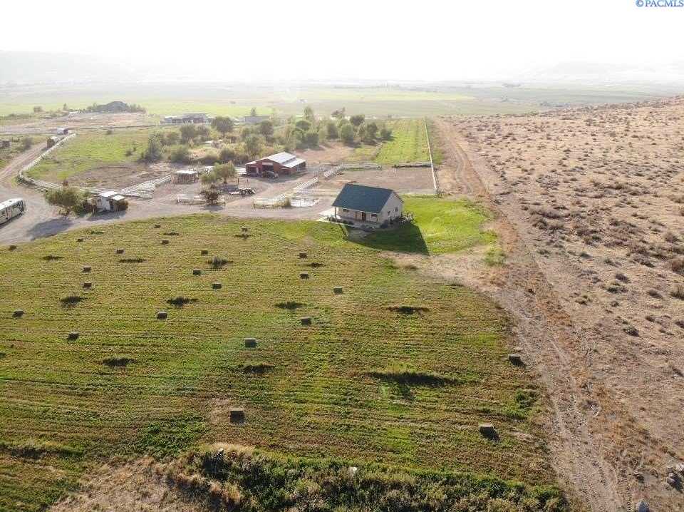 Photo of Newly Listed – Tbd Sand Hill Dr. (lot 2), West Richland, WA 99353