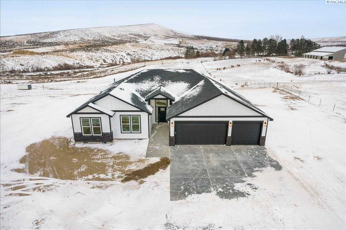 Photo of Newly Listed – 22416 N 110 Prne, Benton City, WA 99320